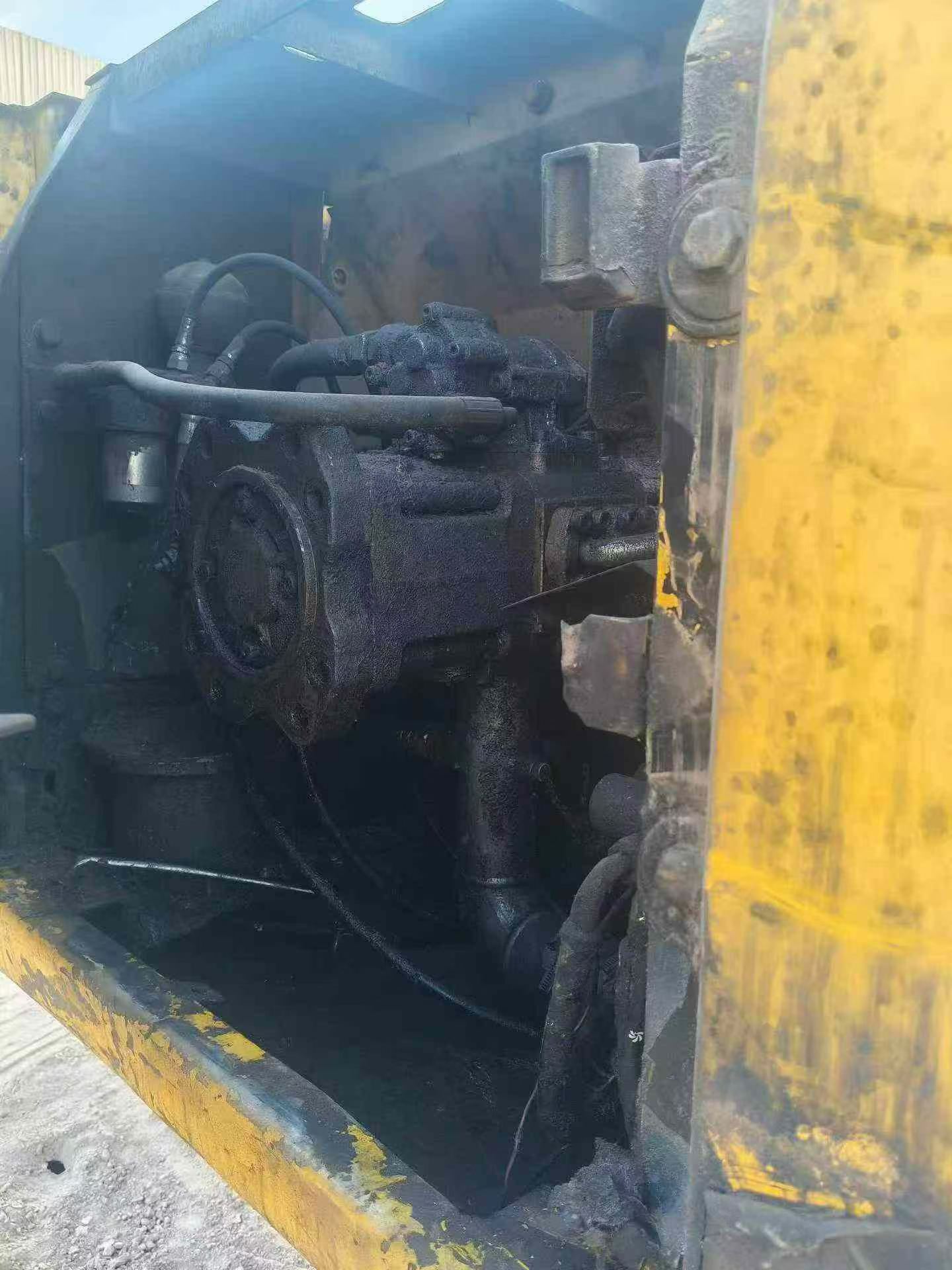 شراء حفارة Sumitomo SH200 مستعملة / 4