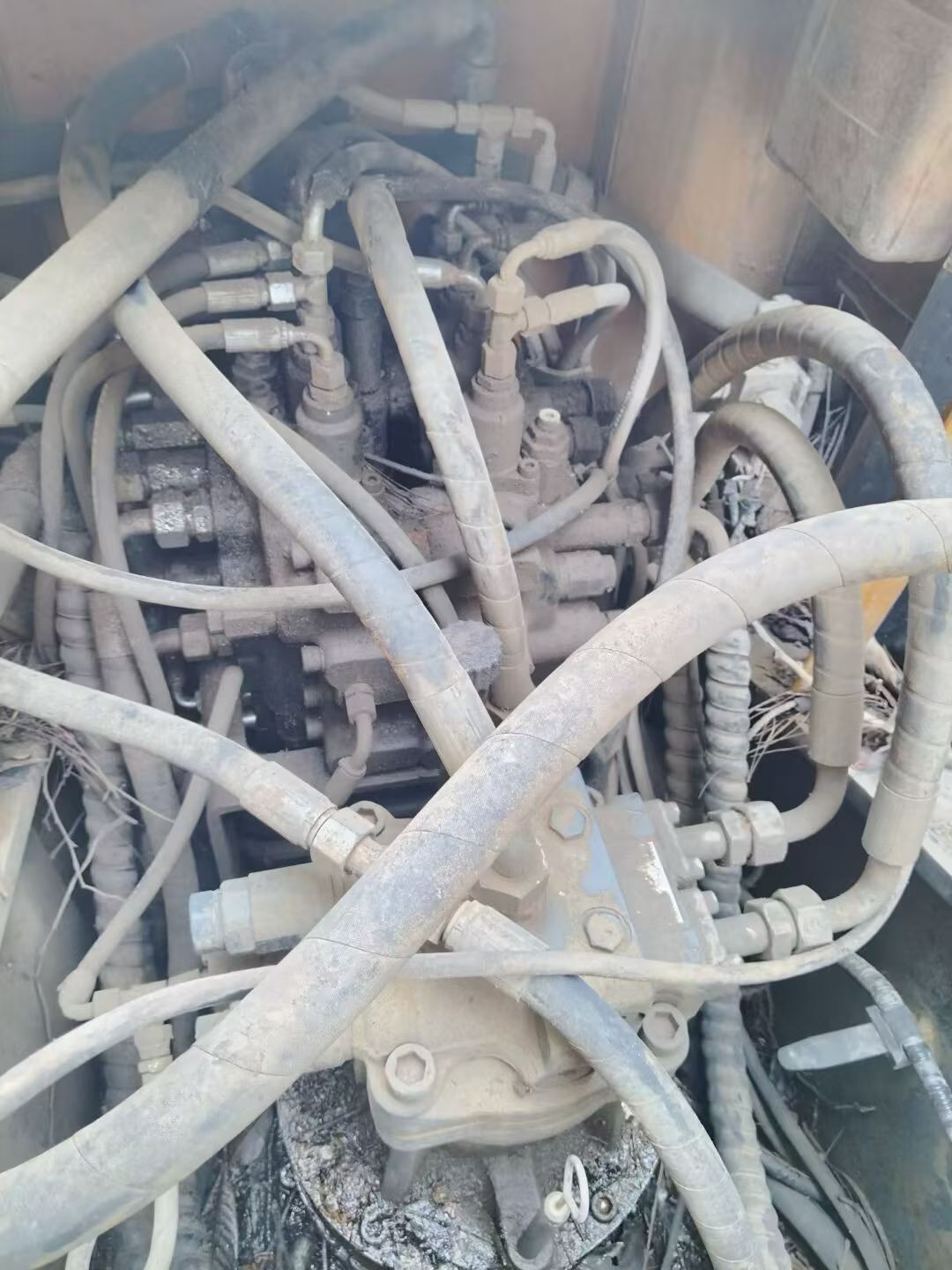 شراء حفارة XCMG XE135B مستعملة / 3