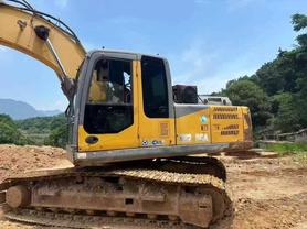 Купить Подержанный Экскаватор XCMG XE215 / 2 Купить Подержанный Экскаватор XCMG XE215 / 2