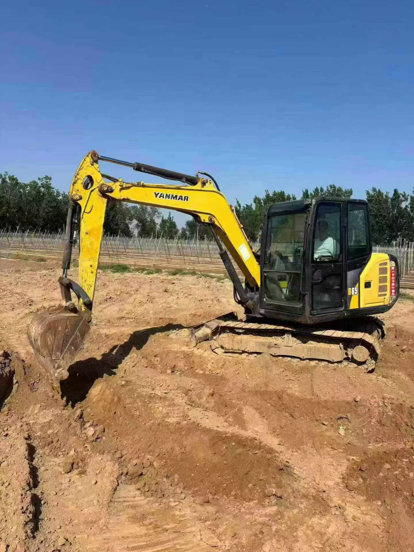 Buy Yanmar B65 Used Excavator / 4