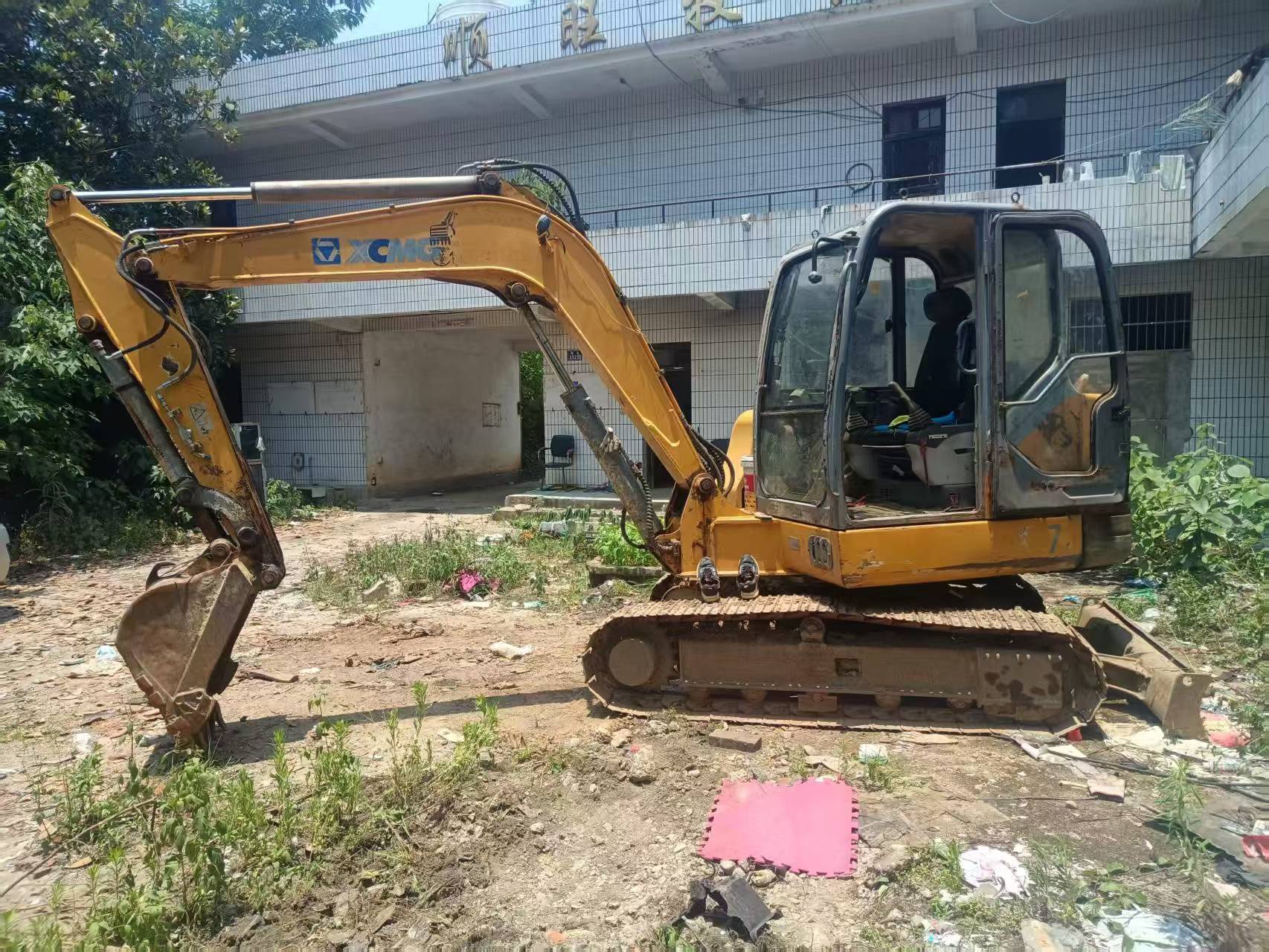 شراء حفارة XCMG XE60 مستعملة / 5