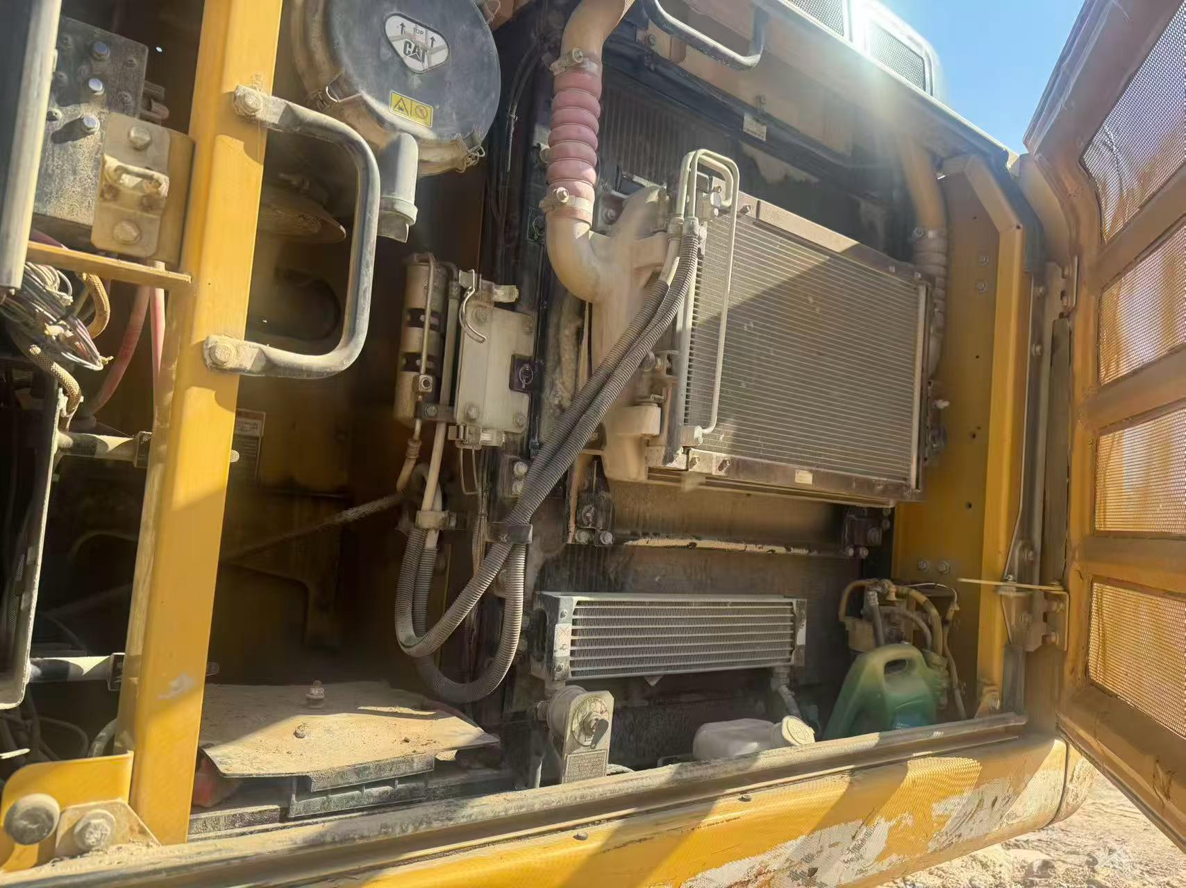 Buy Caterpillar 320EL Used Excavator / 2