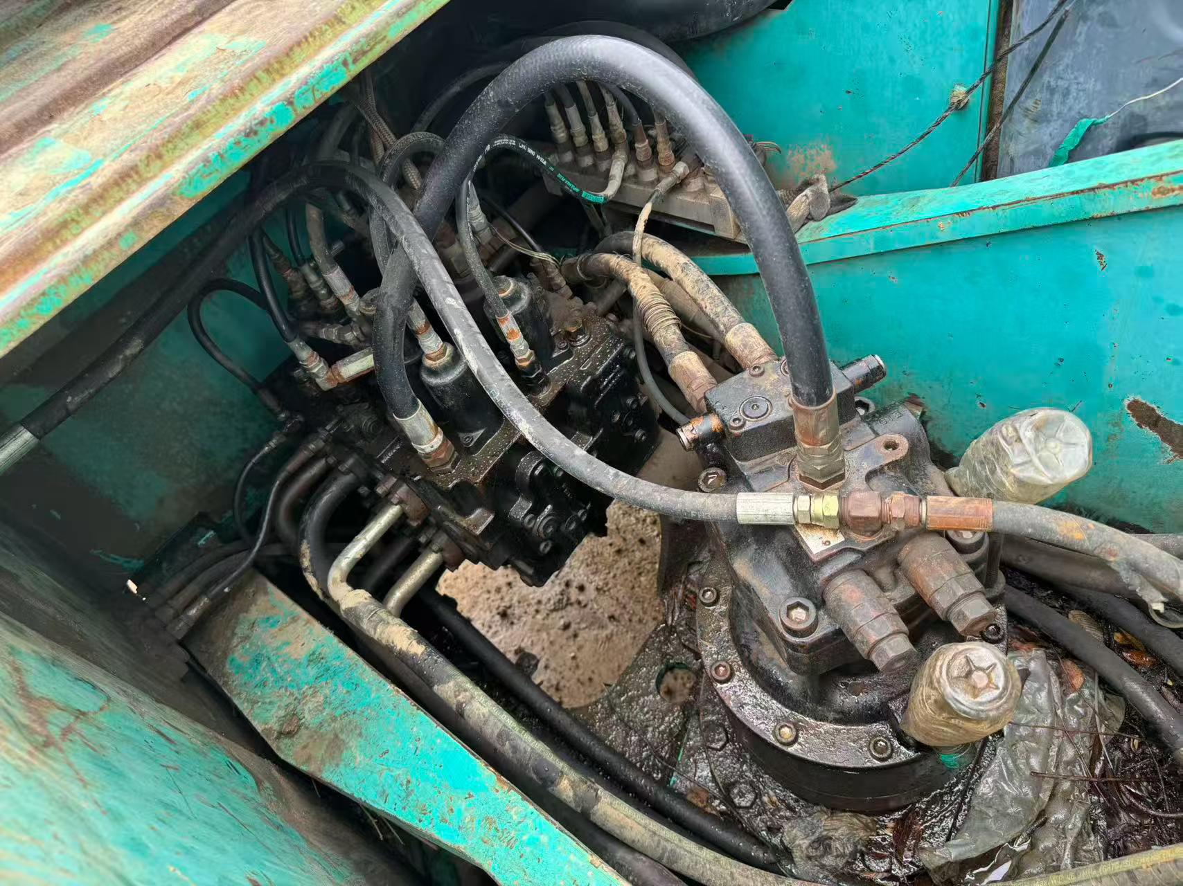 Buy Kobelco SK210-6 Used Excavator / 2 Buy Kobelco SK210-6 Used Excavator / 2