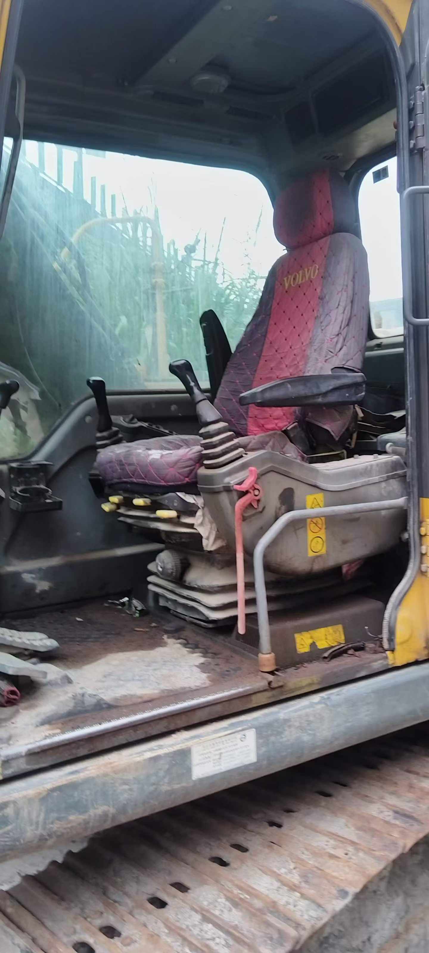 Buy Volvo EC140 Used Excavator / 3 Buy Volvo EC140 Used Excavator / 3