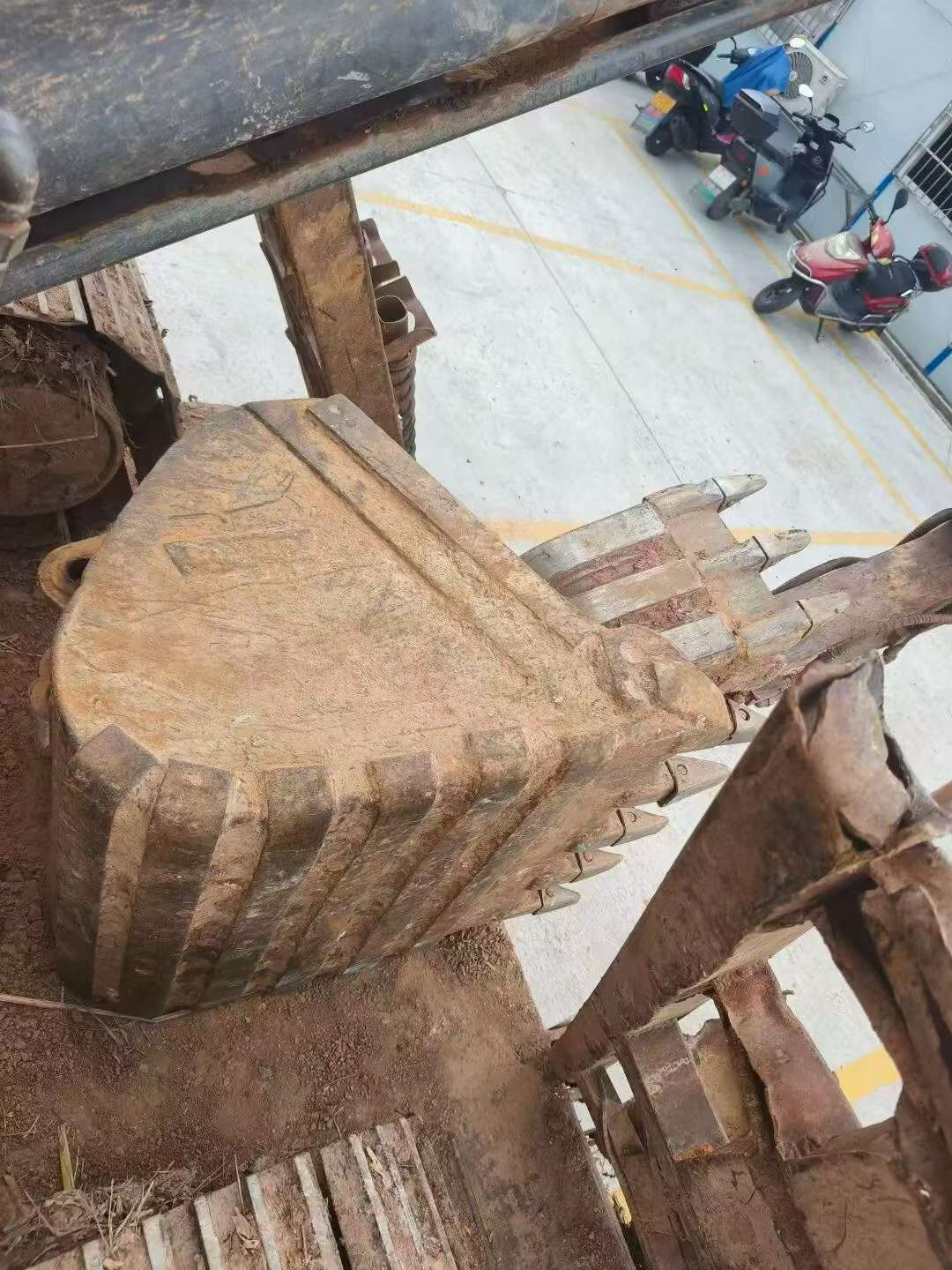 شراء حفارة Volvo EC75D مستعملة / 7