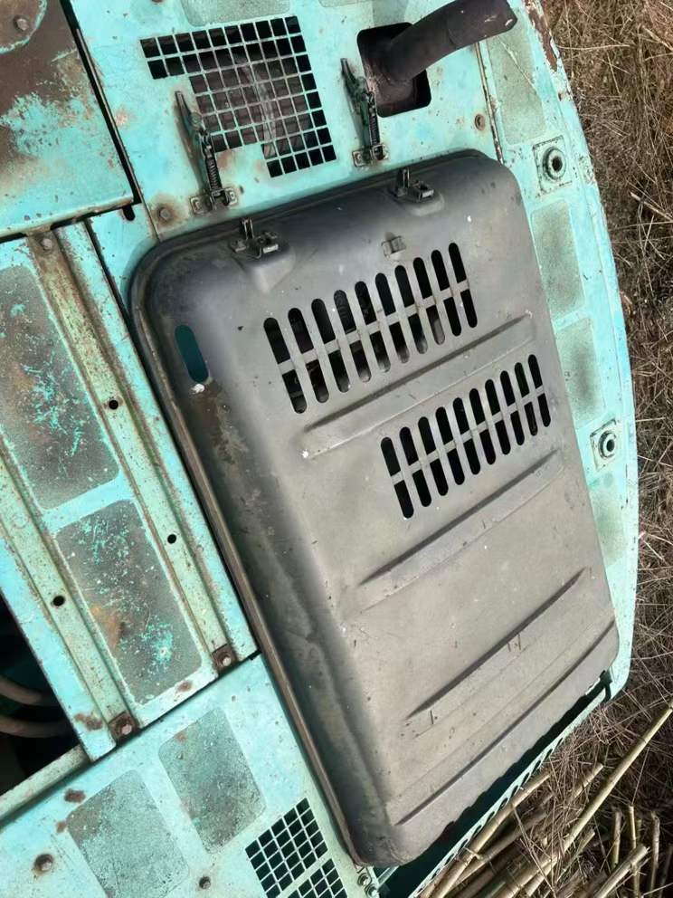Buy Kobelco SK200-2 Used Excavator / 4