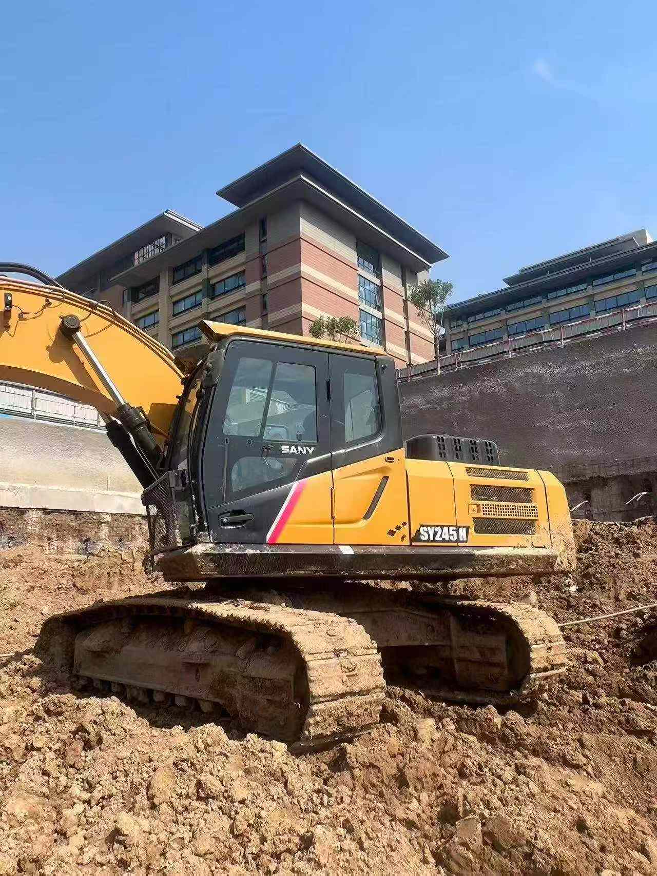 Buy Sany SY225H Used Excavator / 2 Buy Sany SY225H Used Excavator / 2