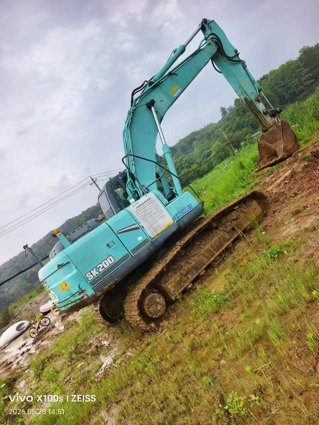 Купить Подержанный Экскаватор Kobelco SK200 / 2 Купить Подержанный Экскаватор Kobelco SK200 / 2