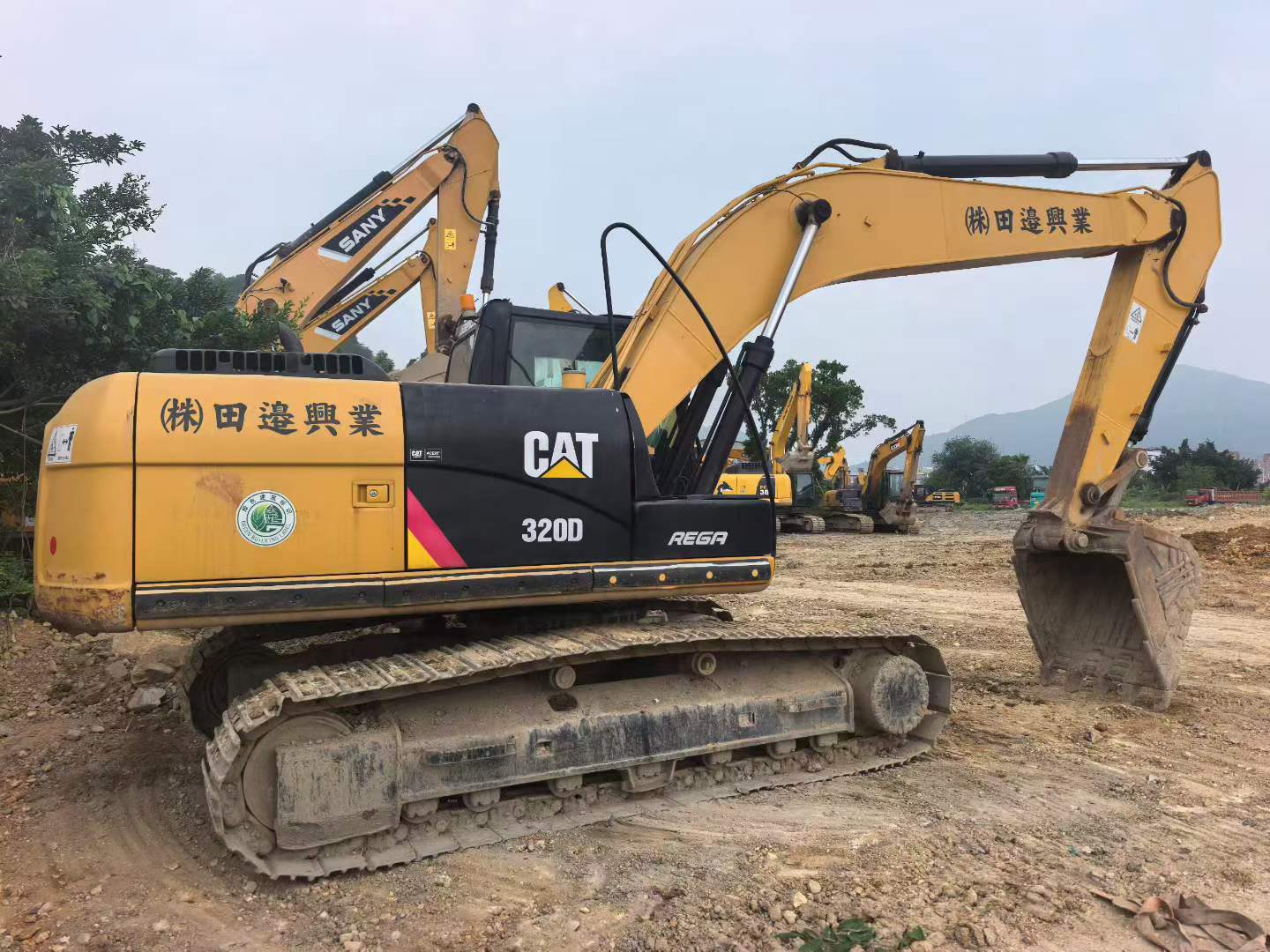 Buy Caterpillar 320A Used Excavator / 2 Buy Caterpillar 320A Used Excavator / 2