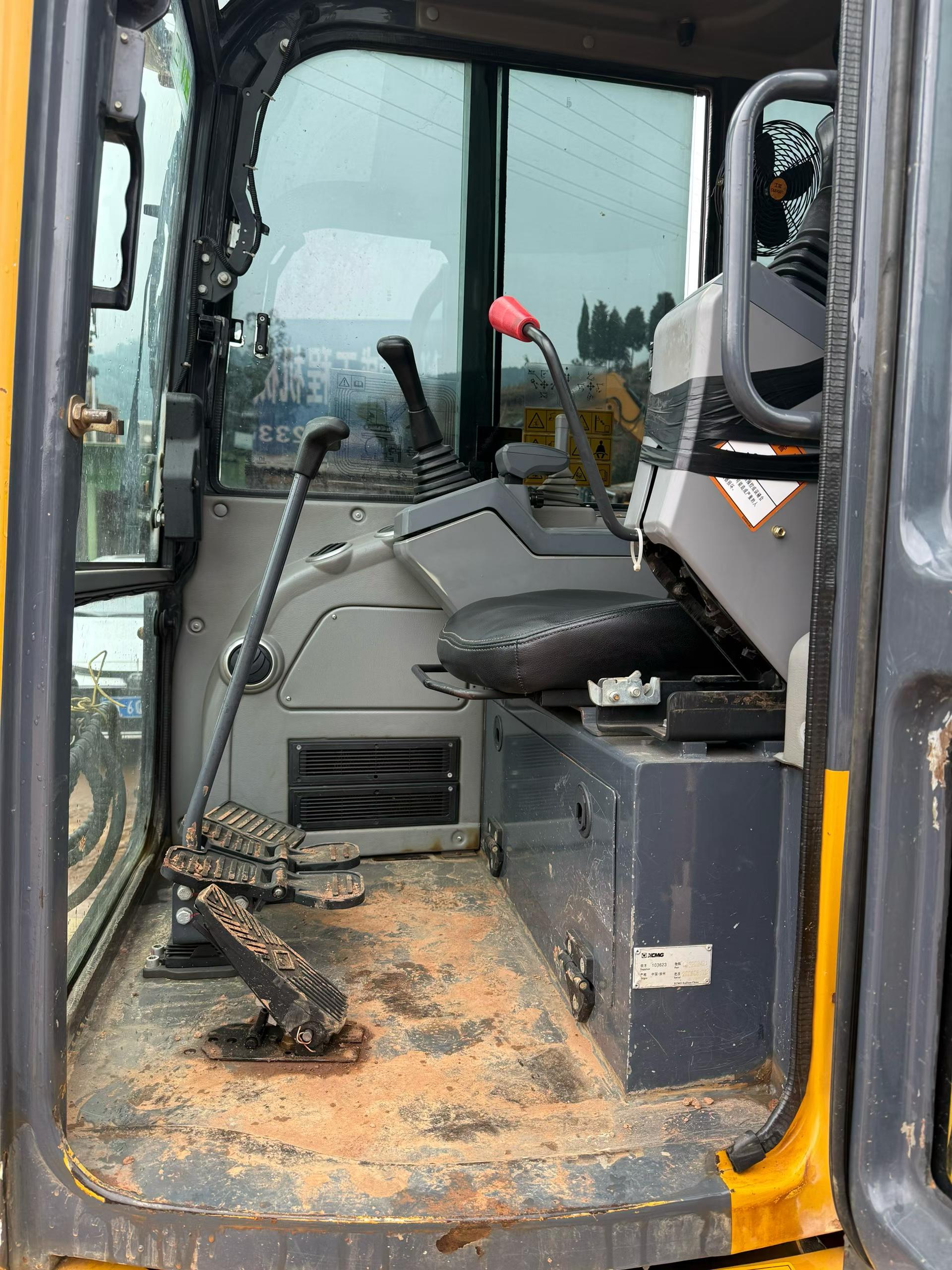 Buy XCMG XE35U Used Excavator / 3 Buy XCMG XE35U Used Excavator / 3
