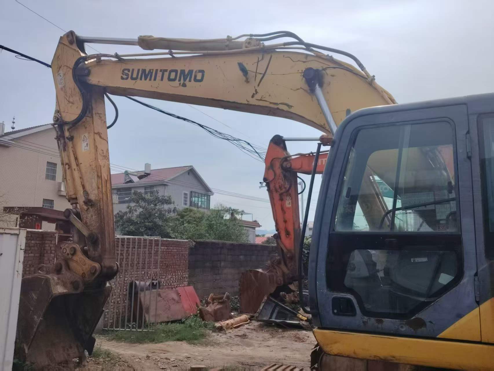 شراء حفارة Sumitomo SH200A5 مستعملة / 2