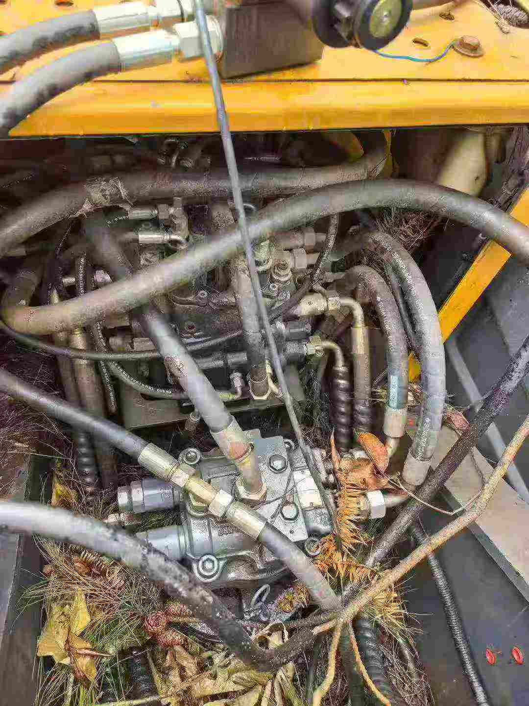 شراء حفارة XCMG XE135B مستعملة / 6