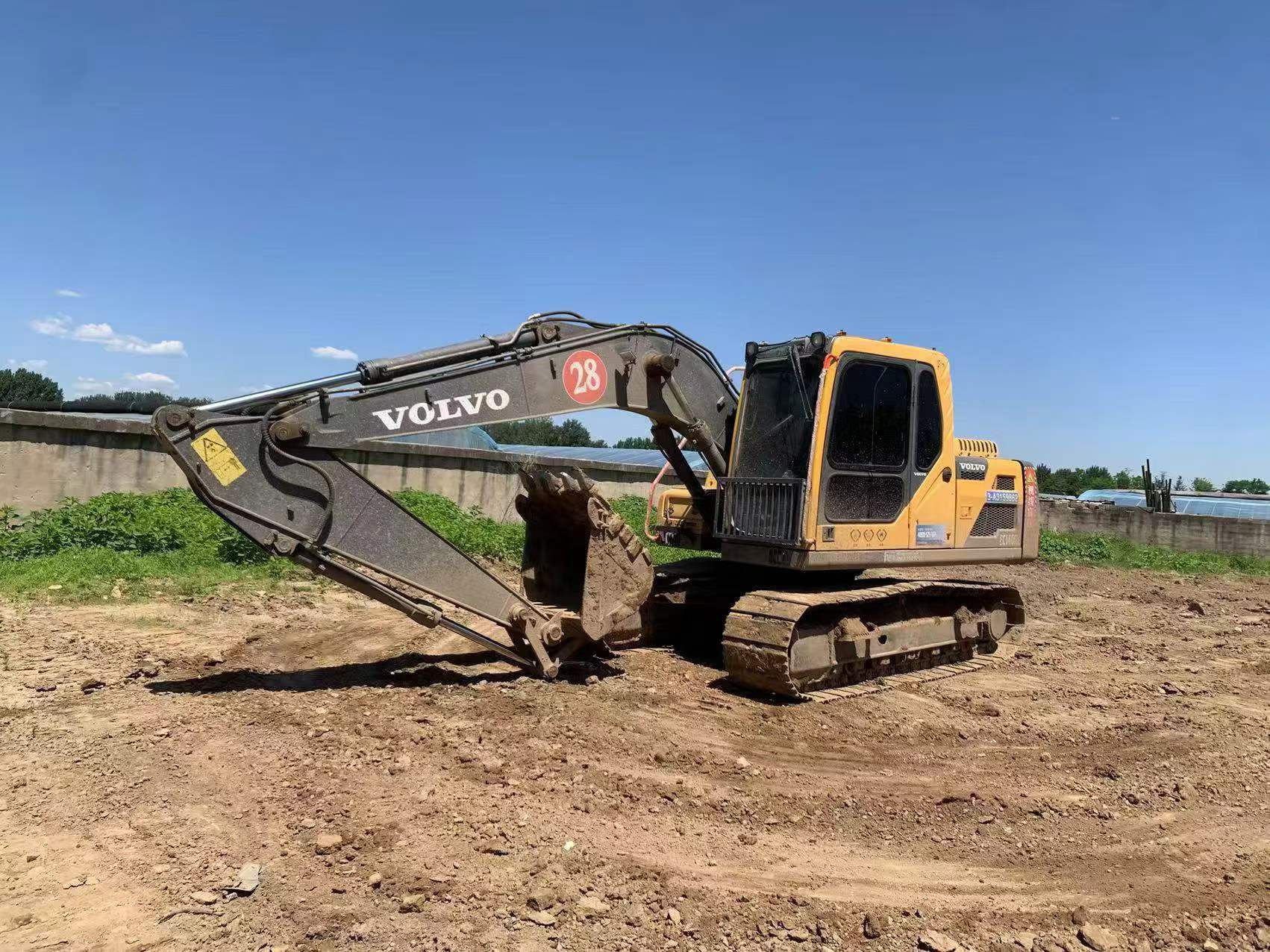 Buy Volvo EC140DL Used Excavator