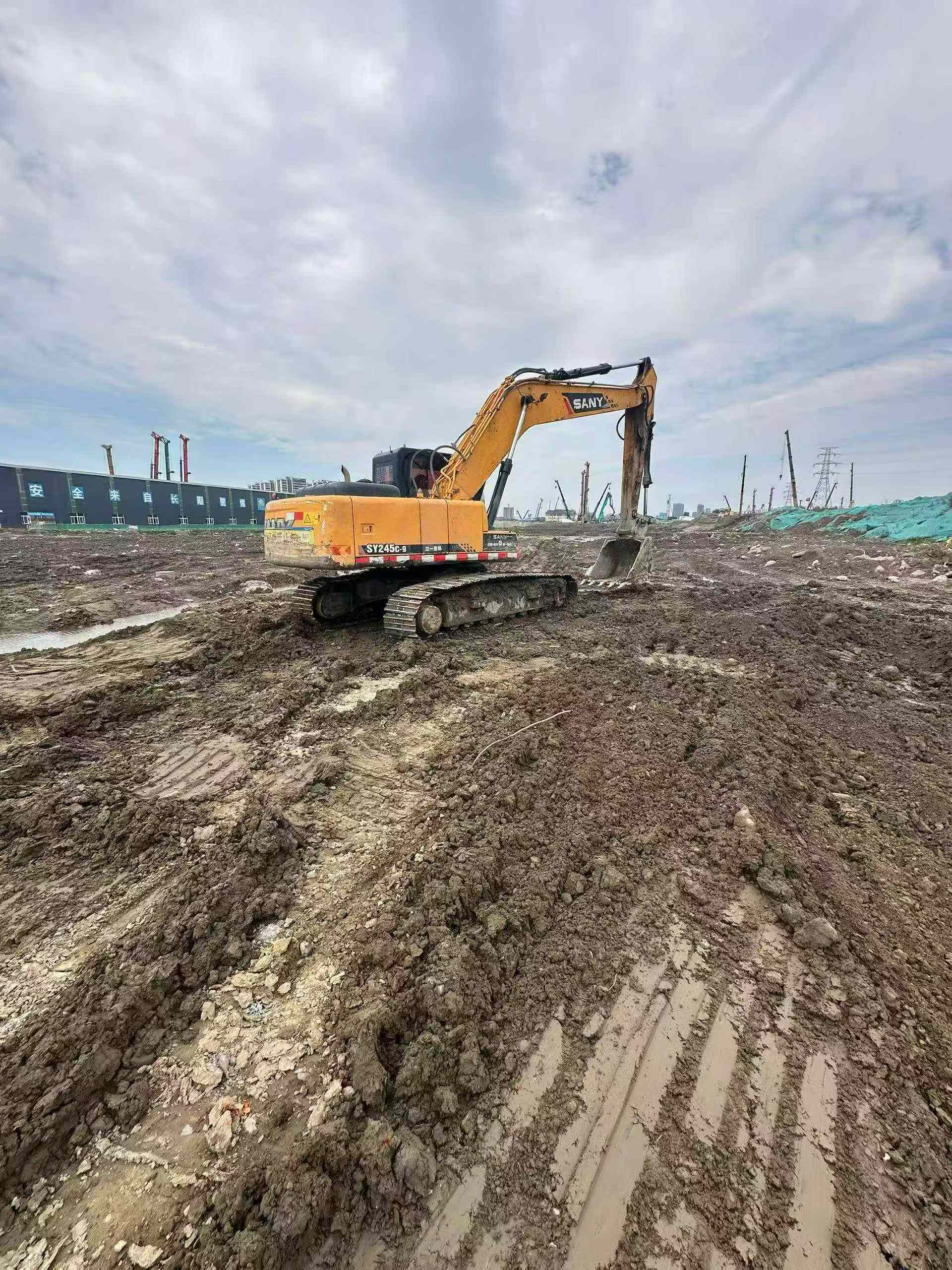 Buy Sany SY215C-8 Used Excavator / 4 Buy Sany SY215C-8 Used Excavator / 4