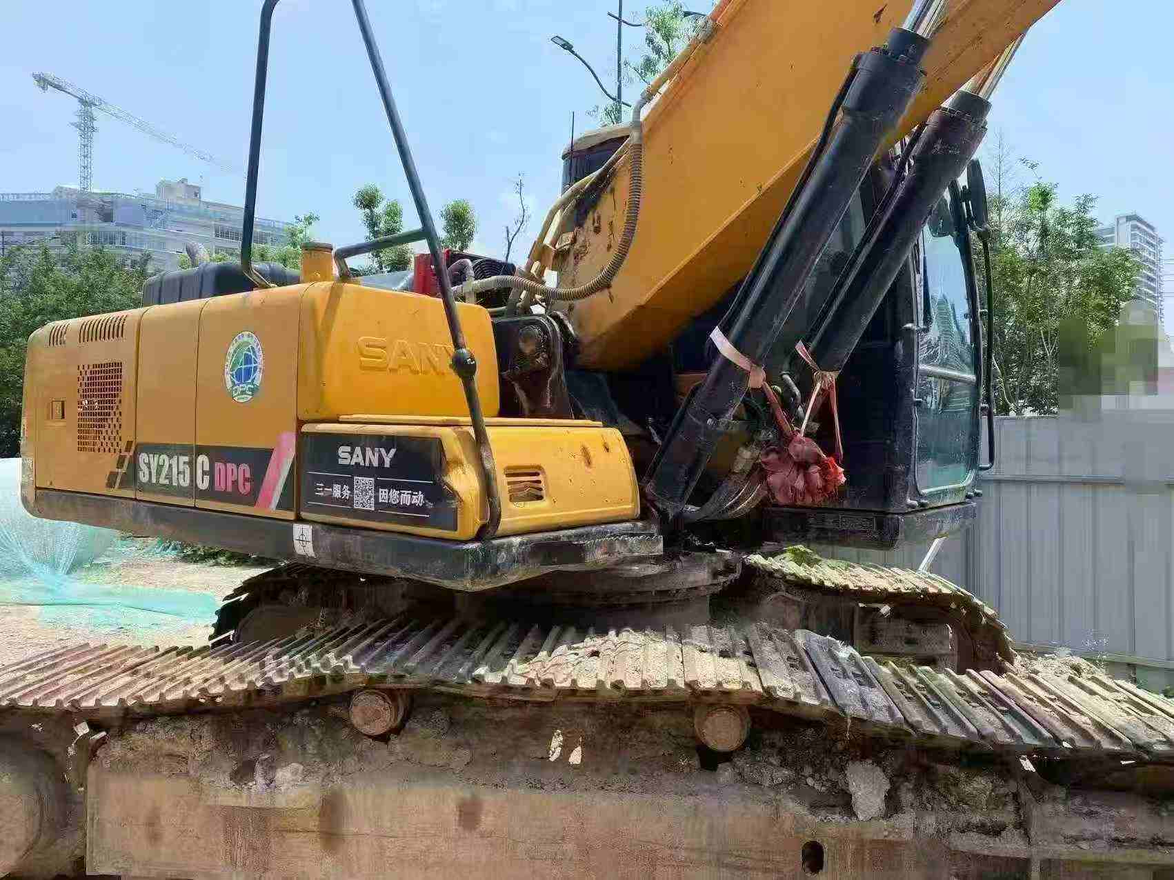 Buy Sany SY205C Used Excavator / 3 Buy Sany SY205C Used Excavator / 3