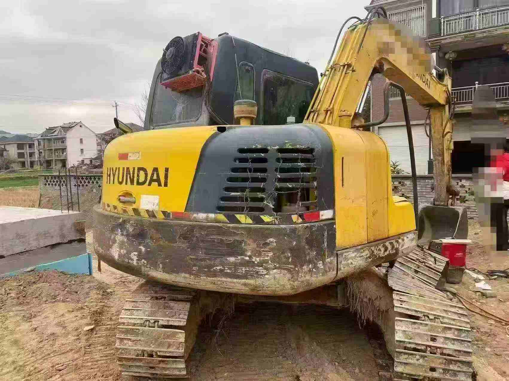 Compre Excavadora Hyundai R80G Usada / 2