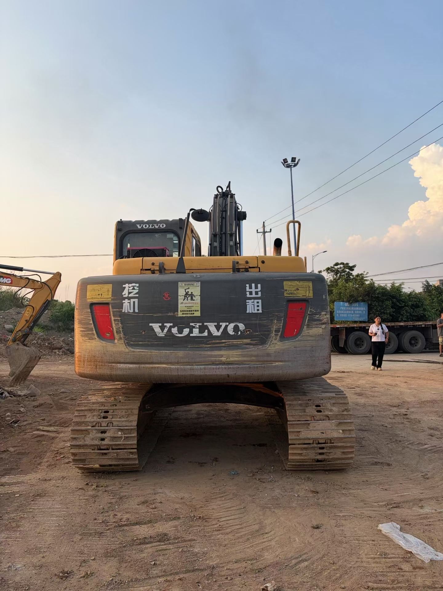 Buy Volvo EC140 Used Excavator / 9 Buy Volvo EC140 Used Excavator / 9