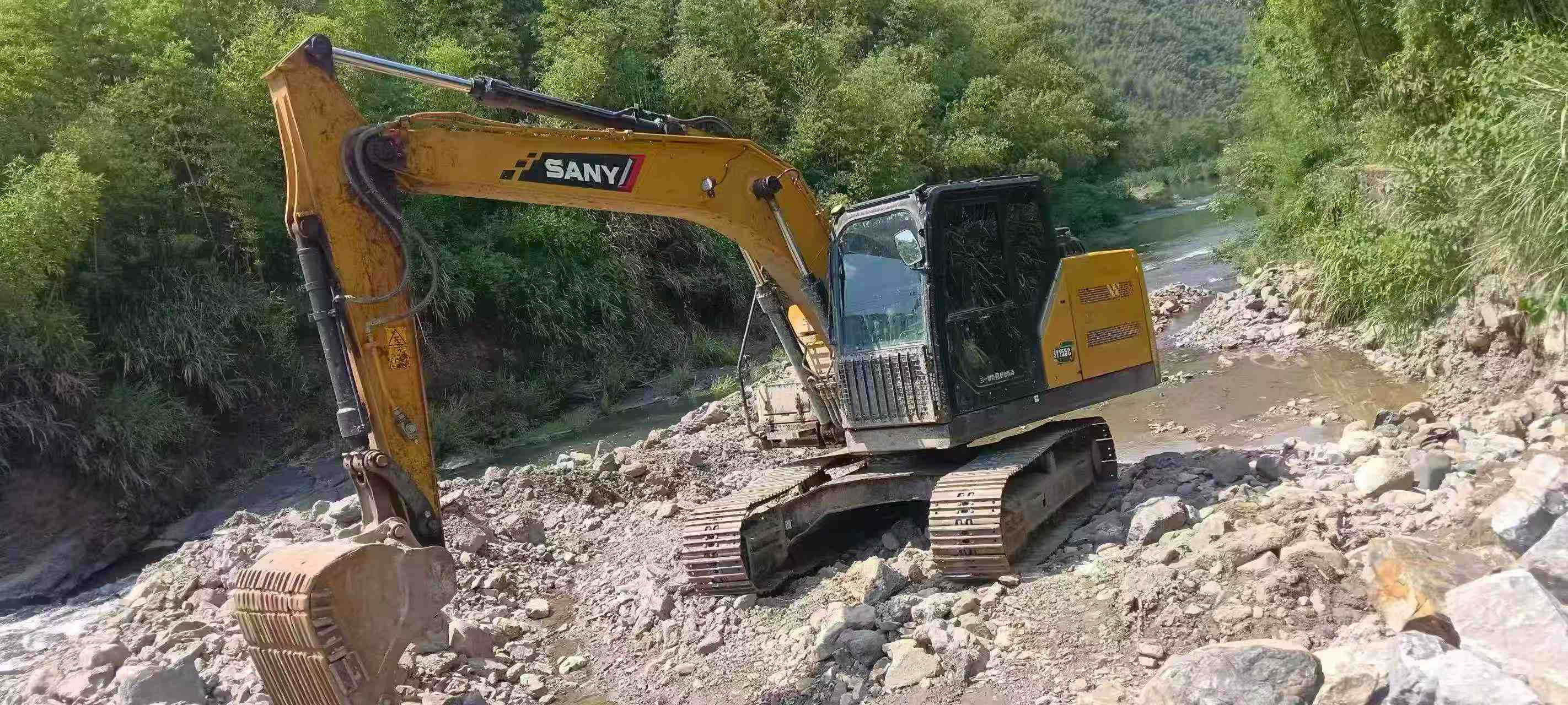 Buy Sany SY135 Used Excavator / 3