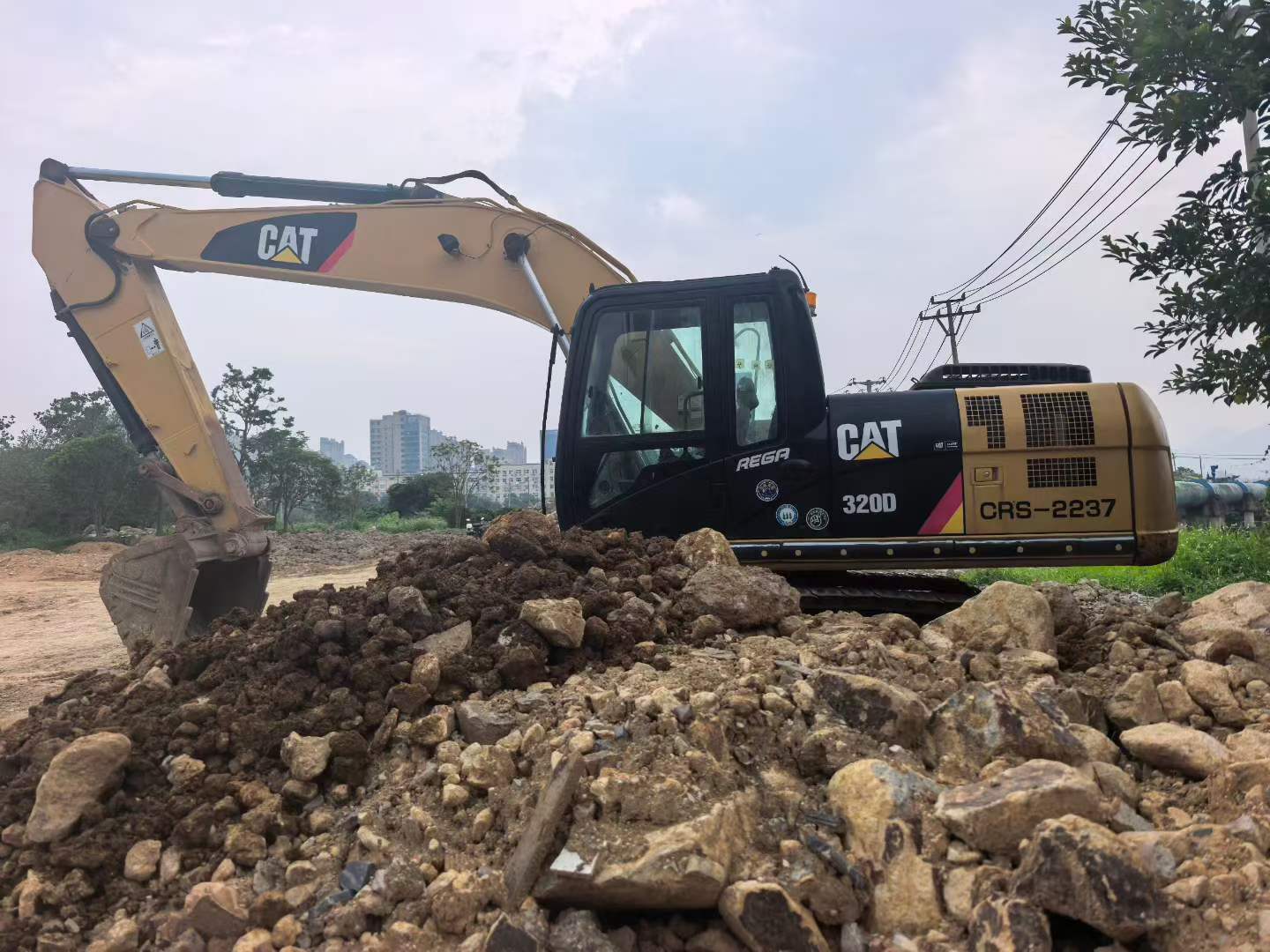 Buy Caterpillar 320A Used Excavator / 3 Buy Caterpillar 320A Used Excavator / 3