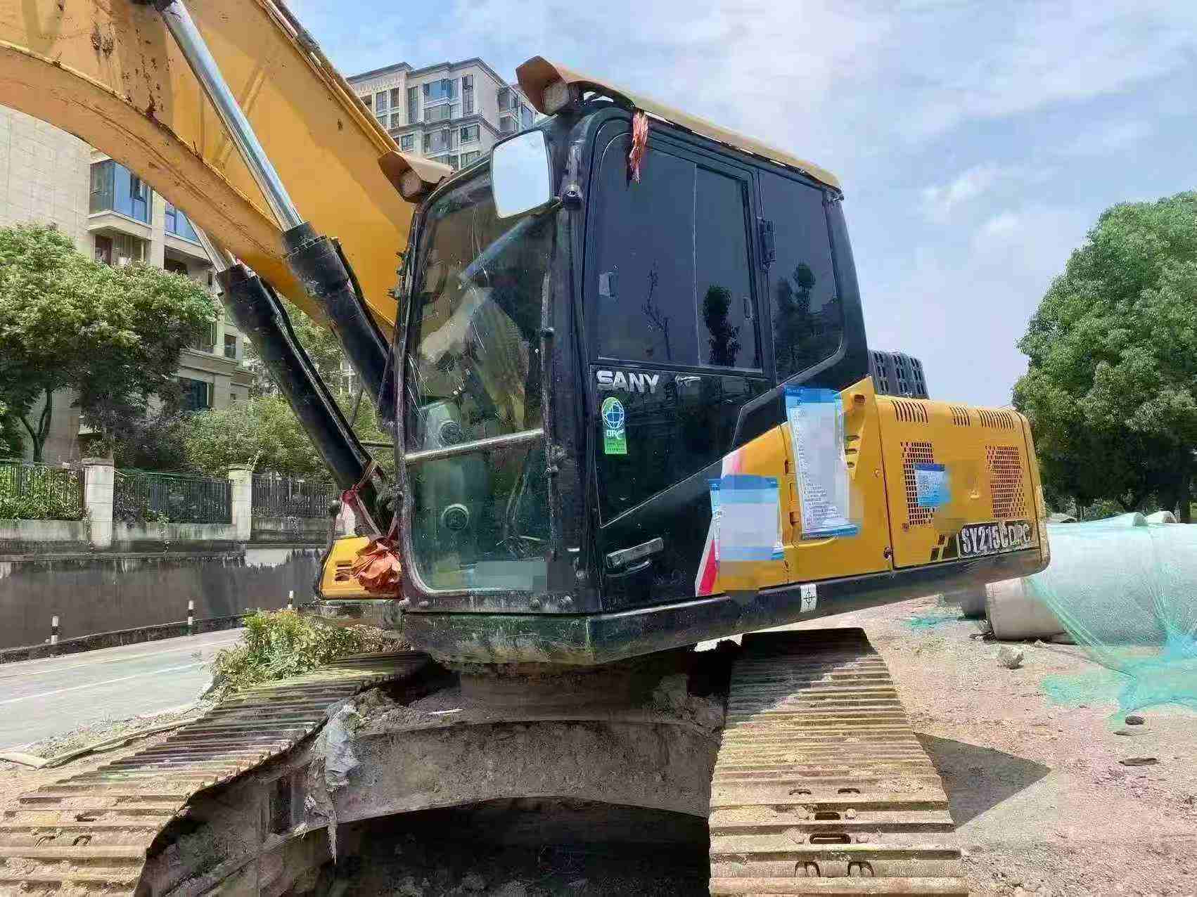Buy Sany SY205C Used Excavator / 2 Buy Sany SY205C Used Excavator / 2