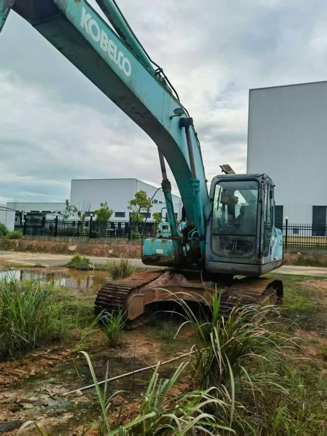 Купить Подержанный Экскаватор Kobelco SK200 / 2 Купить Подержанный Экскаватор Kobelco SK200 / 2