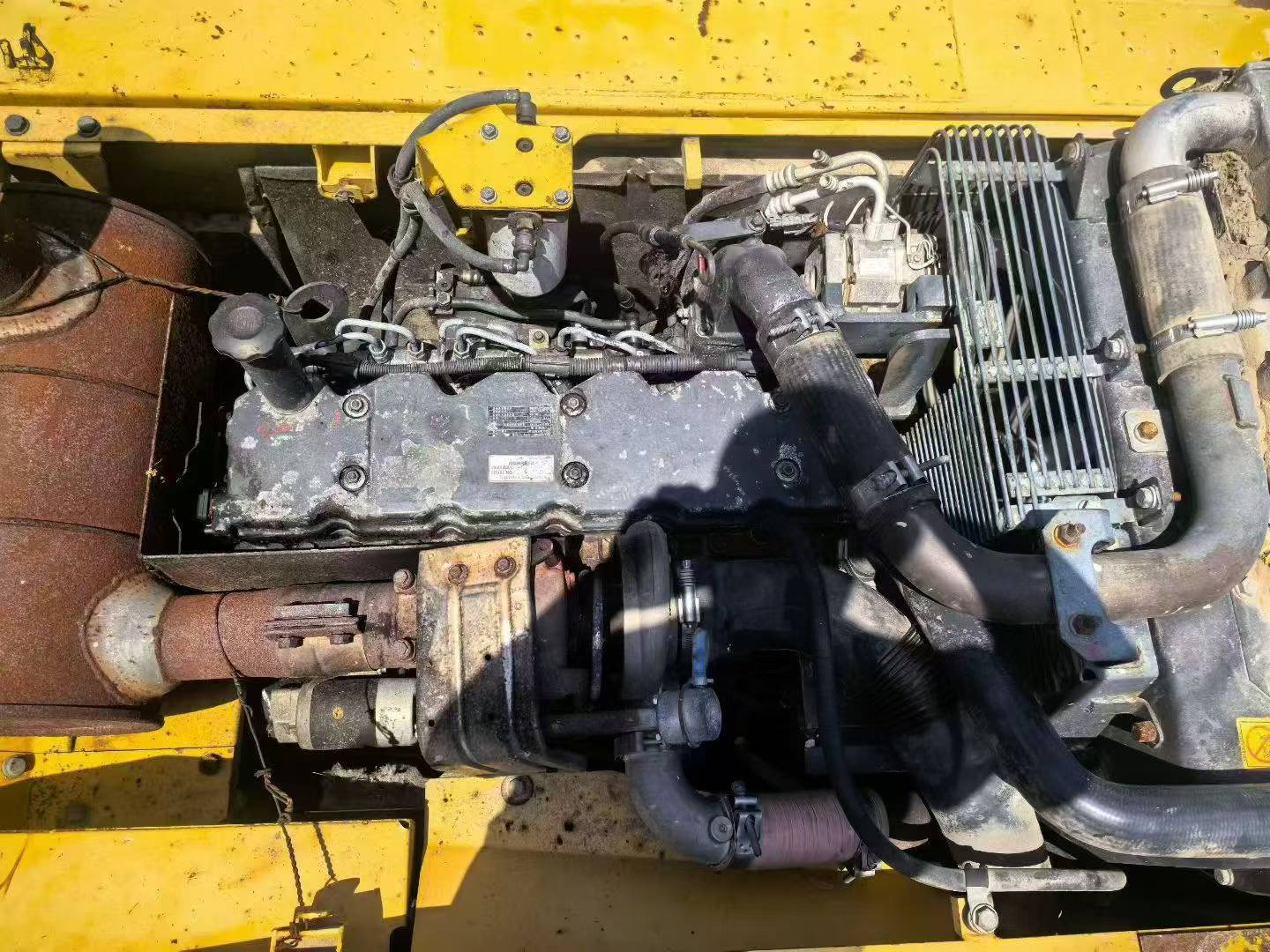 Compre Excavadora Komatsu PC220-8 Usada / 8