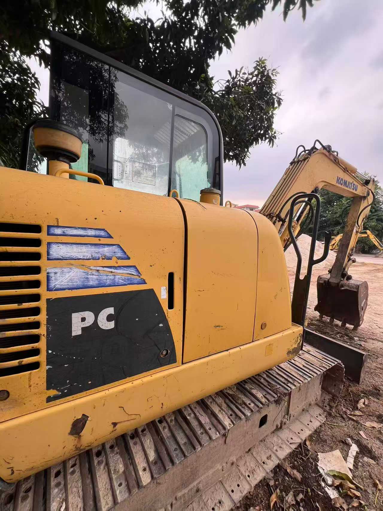 Buy Komatsu PC56-7 Used Excavator / 4