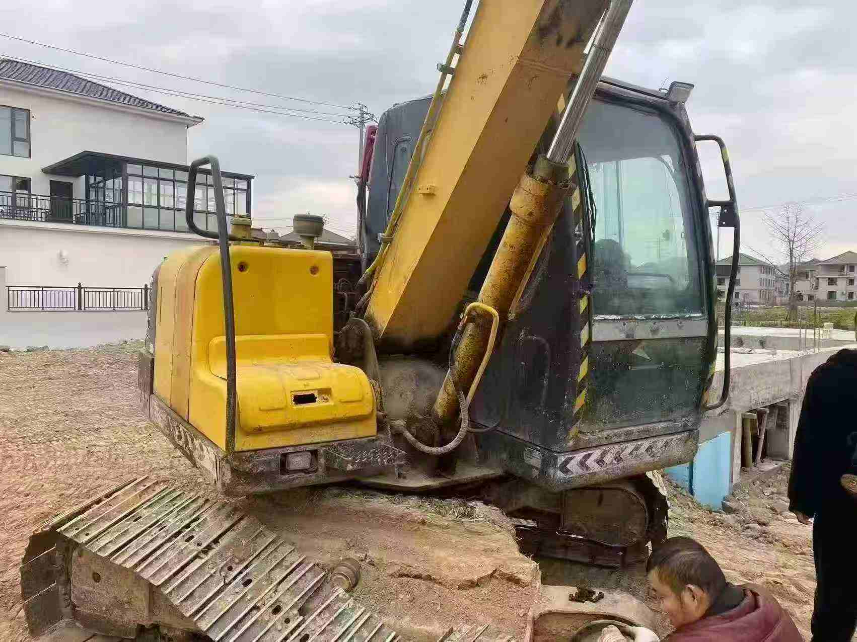 Compre Excavadora Hyundai R80G Usada / 4