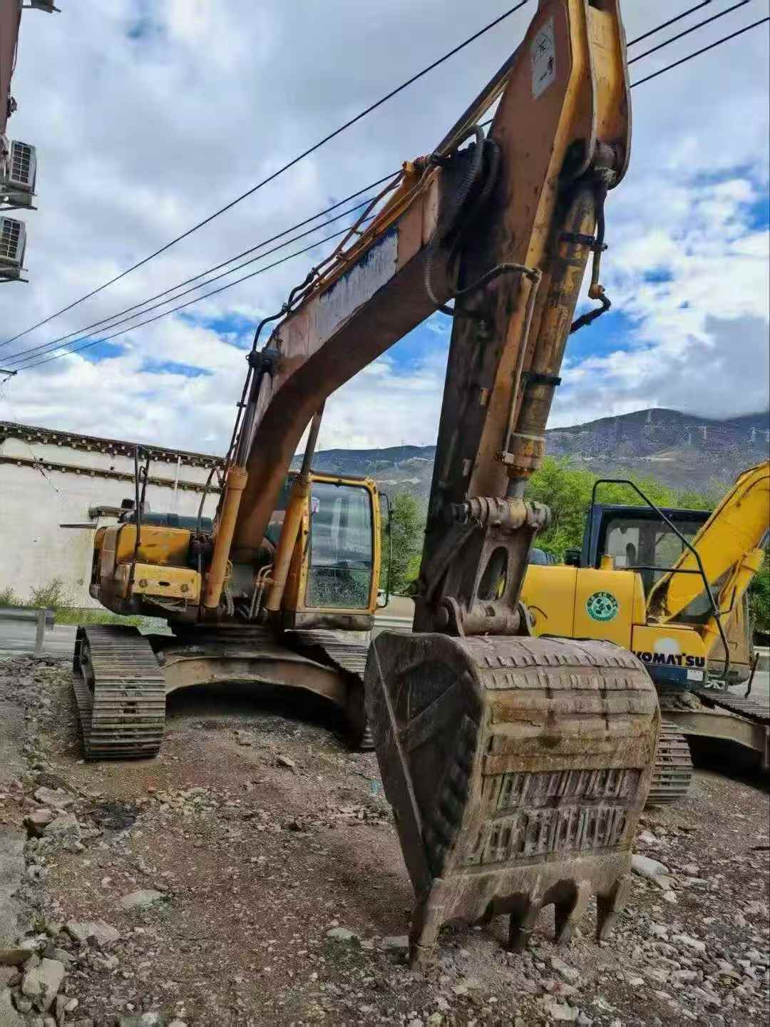 Compre Excavadora Hyundai R275LC-9T Usada / 2