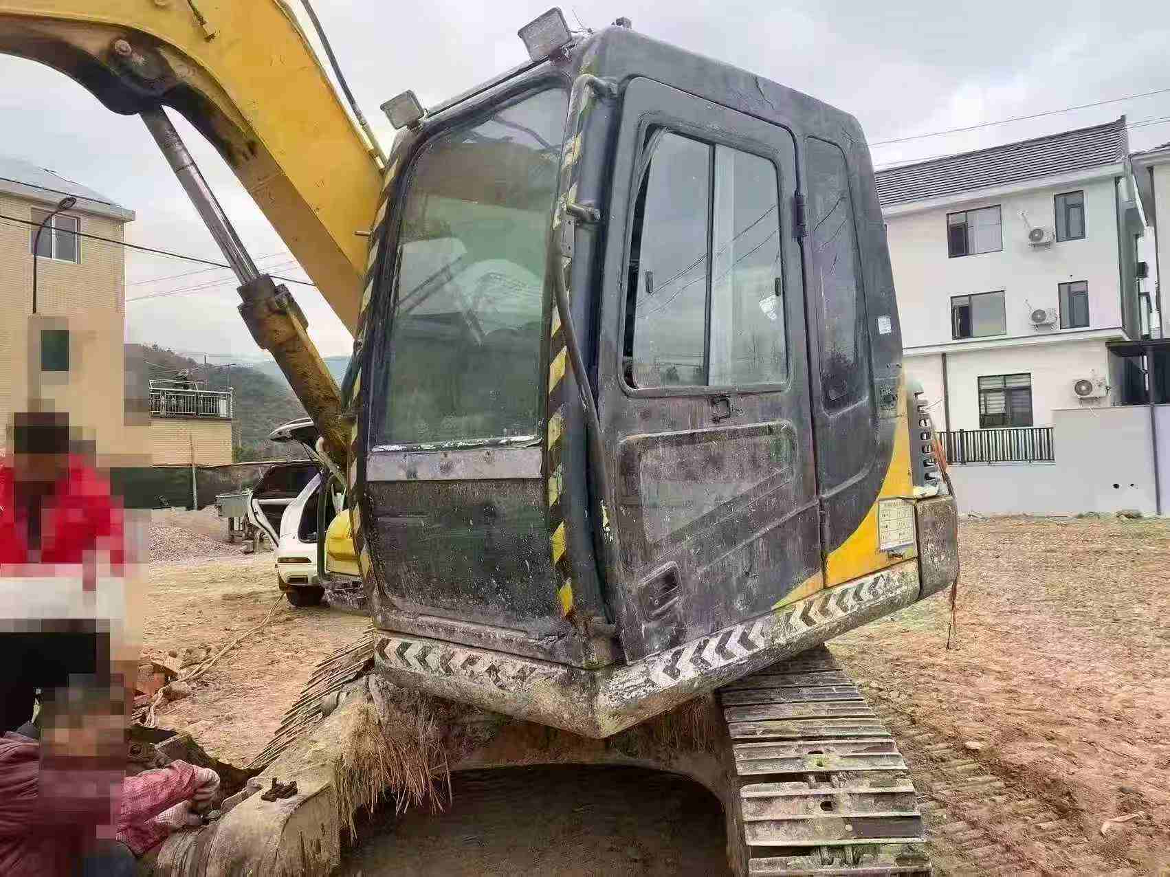 Compre Excavadora Hyundai R80G Usada / 3