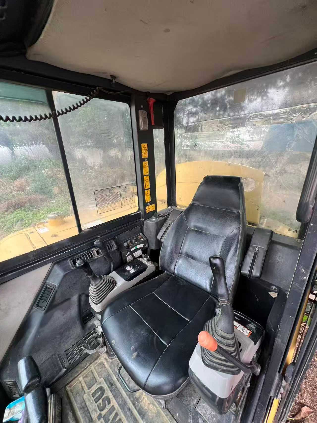 Buy Komatsu PC56-7 Used Excavator / 5