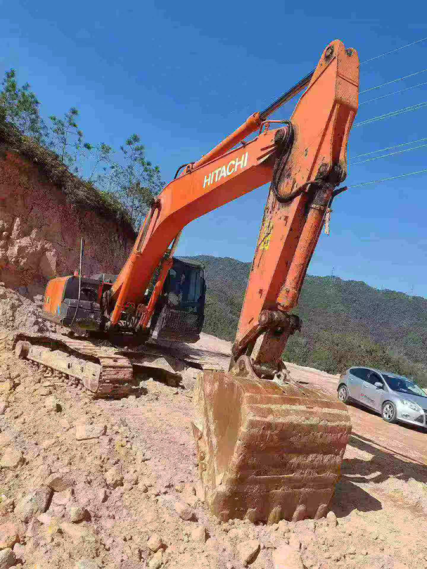 Buy Hitachi EX250-5 Used Excavator / 2 Buy Hitachi EX250-5 Used Excavator / 2
