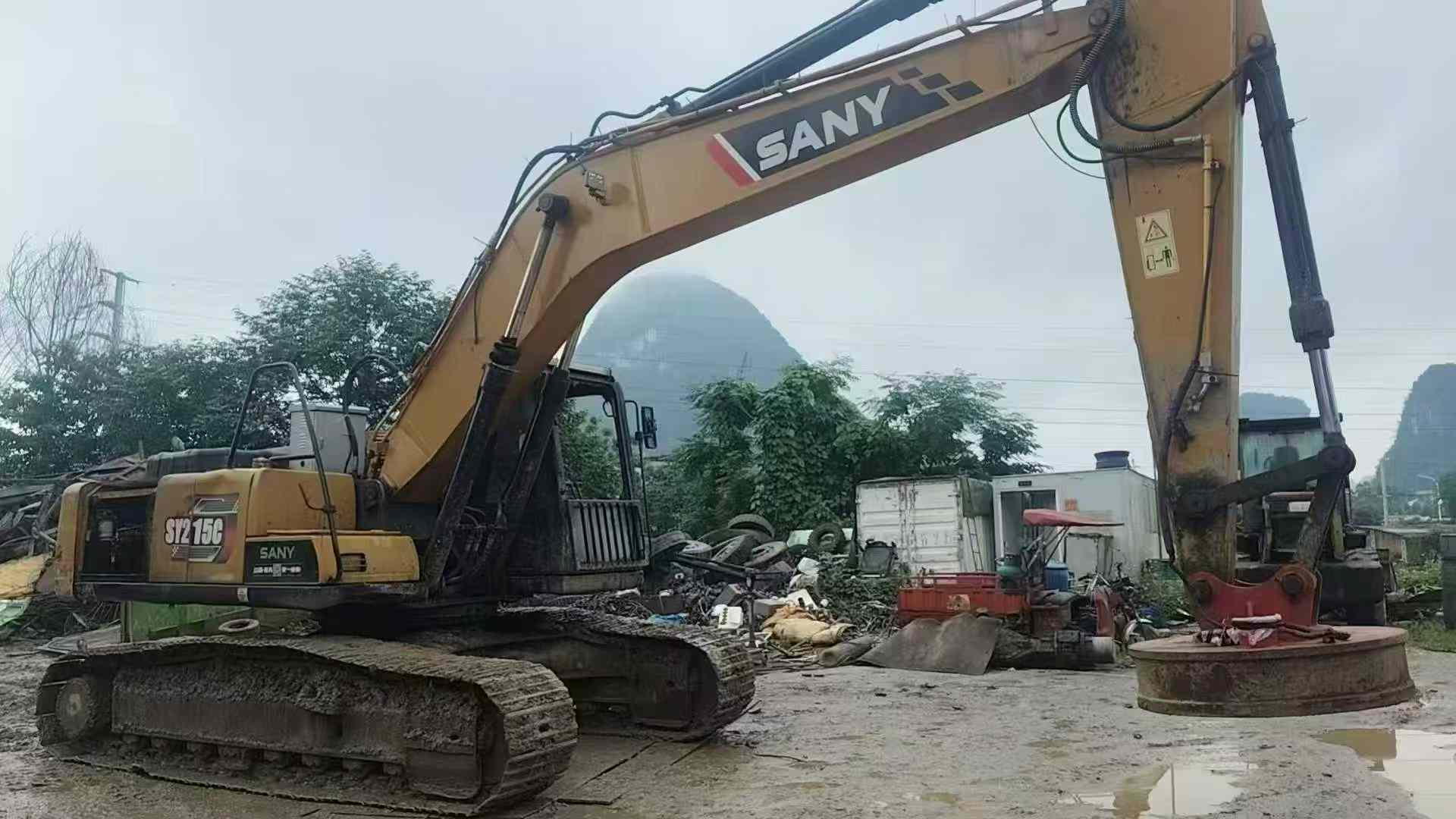 Buy Sany SY215C Used Excavator / 2 Buy Sany SY215C Used Excavator / 2