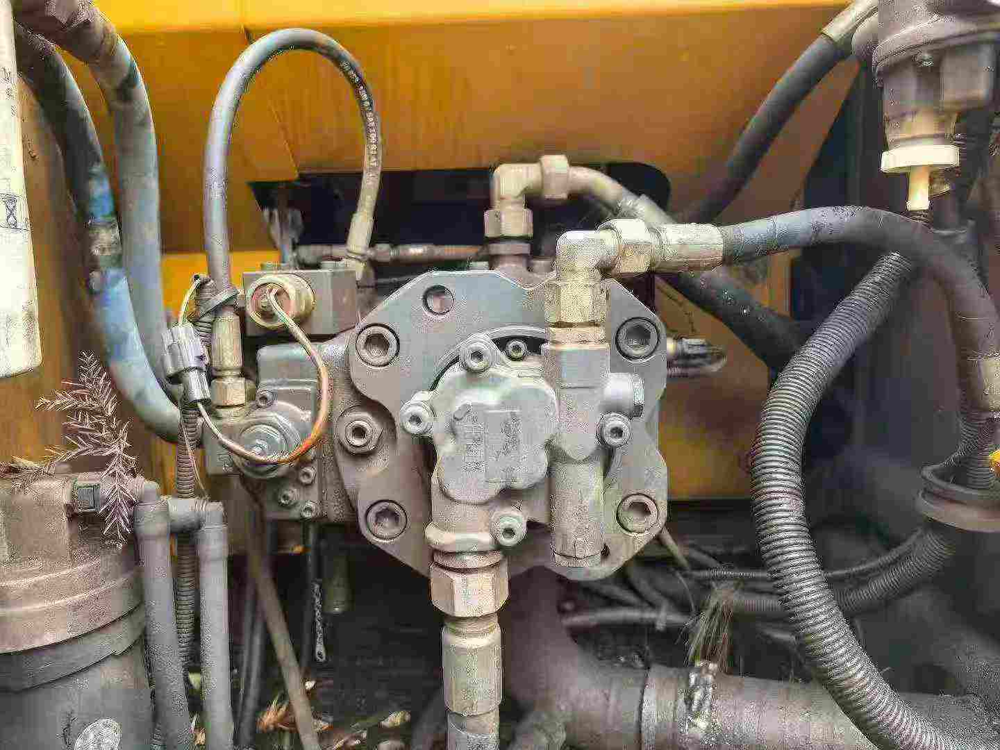 شراء حفارة XCMG XE135B مستعملة / 5