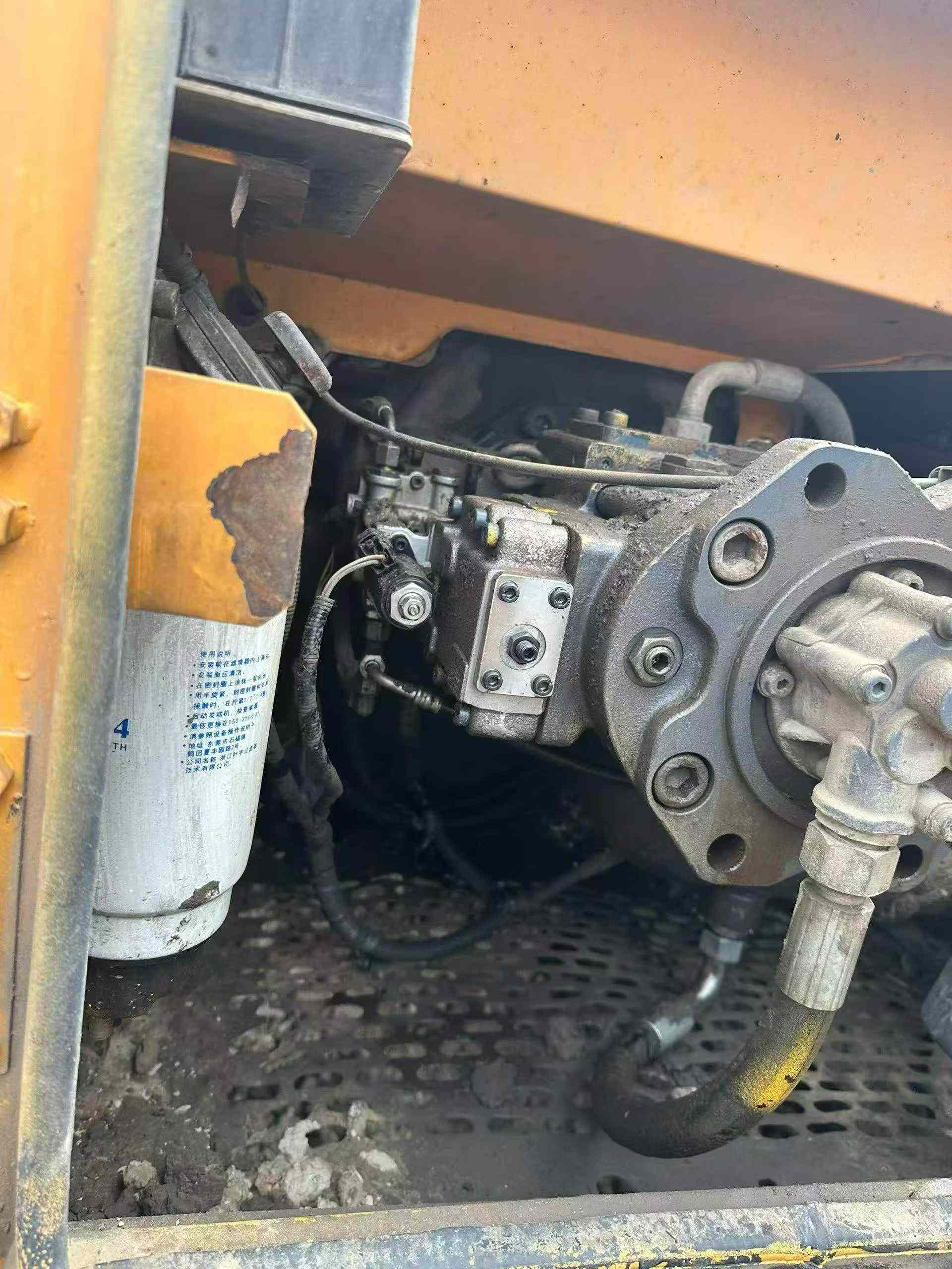 Buy Sany SY215C-8 Used Excavator / 8 Buy Sany SY215C-8 Used Excavator / 8