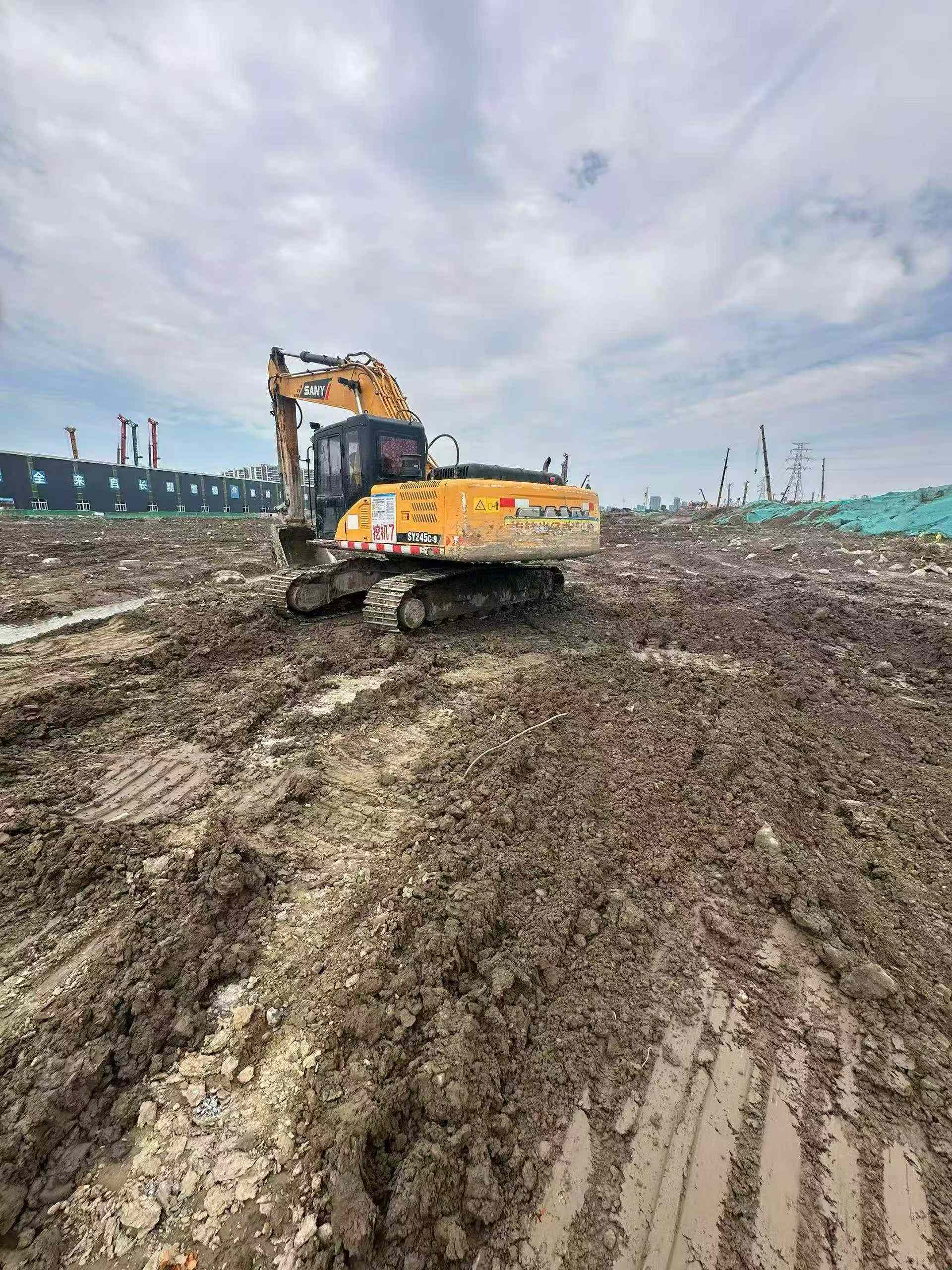 Buy Sany SY215C-8 Used Excavator / 5 Buy Sany SY215C-8 Used Excavator / 5