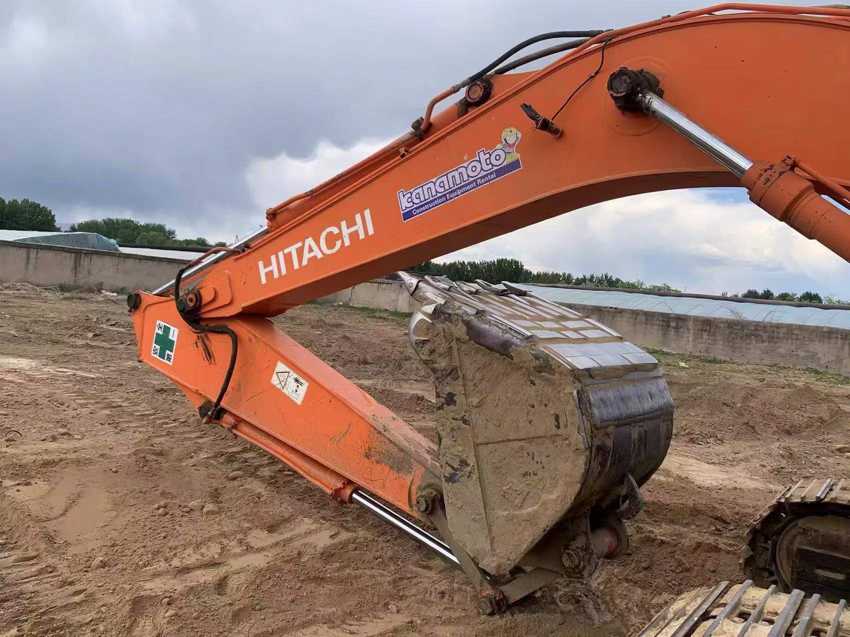 Compre Escavadeira Hitachi ZX200-3 Usada / 9