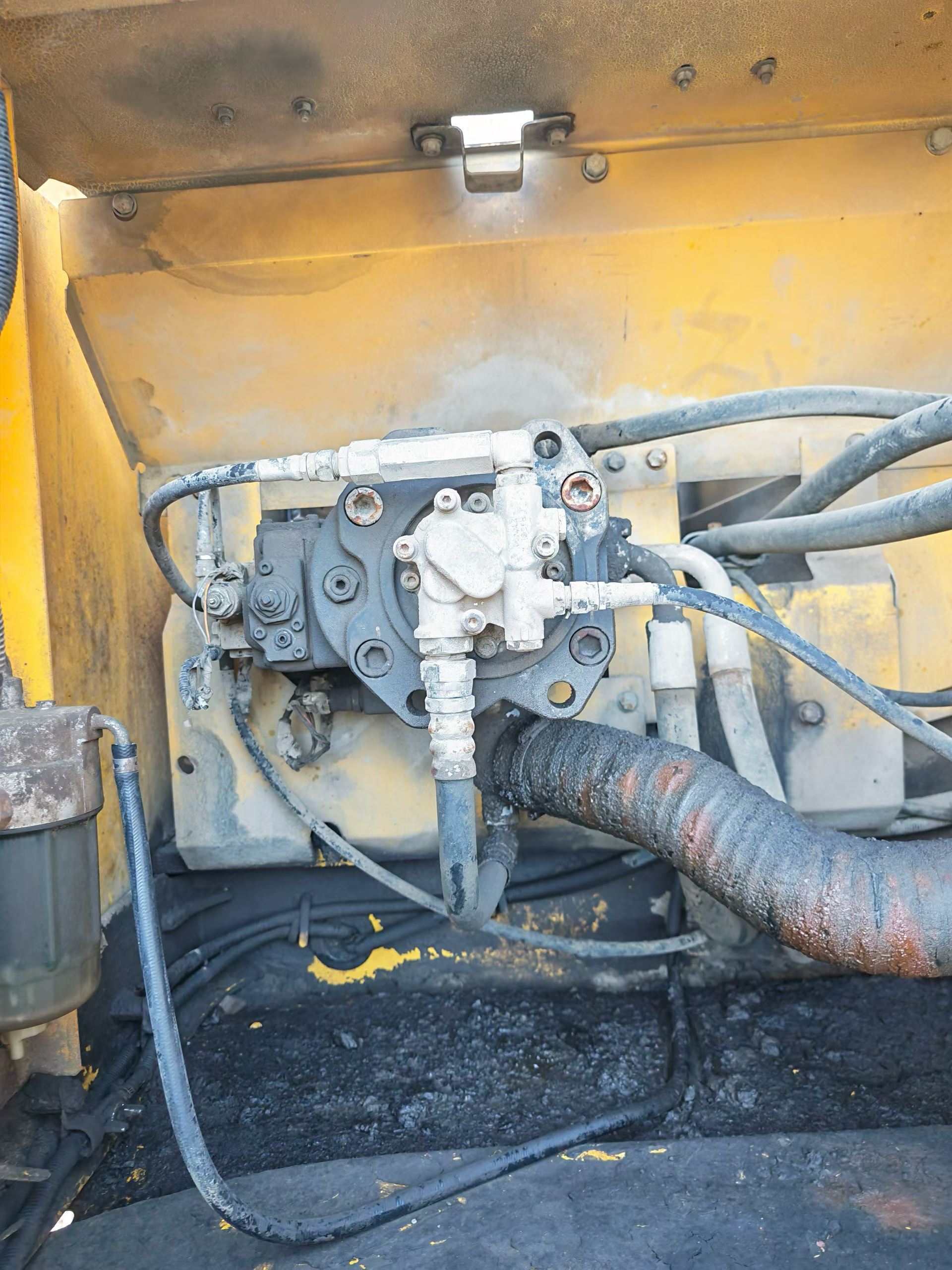 Buy Kobelco SK270D Used Excavator / 2