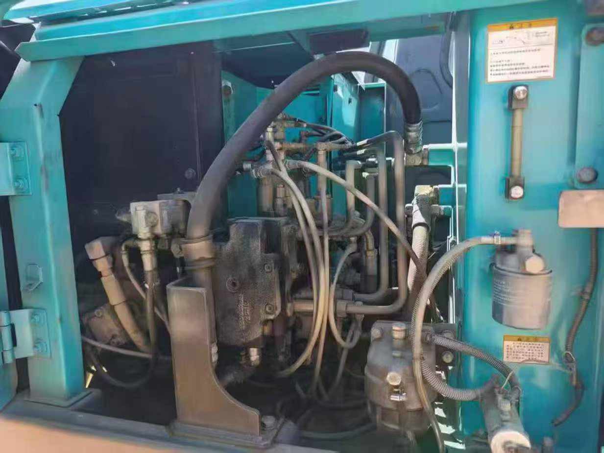 شراء حفارة Kobelco SK75 مستعملة / 7