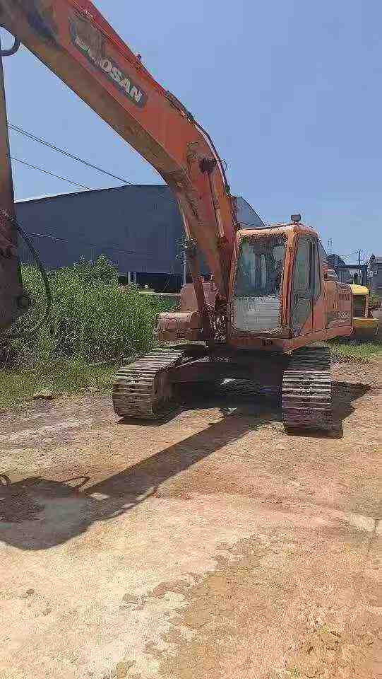 شراء حفارة Doosan DH225-7 مستعملة / 3