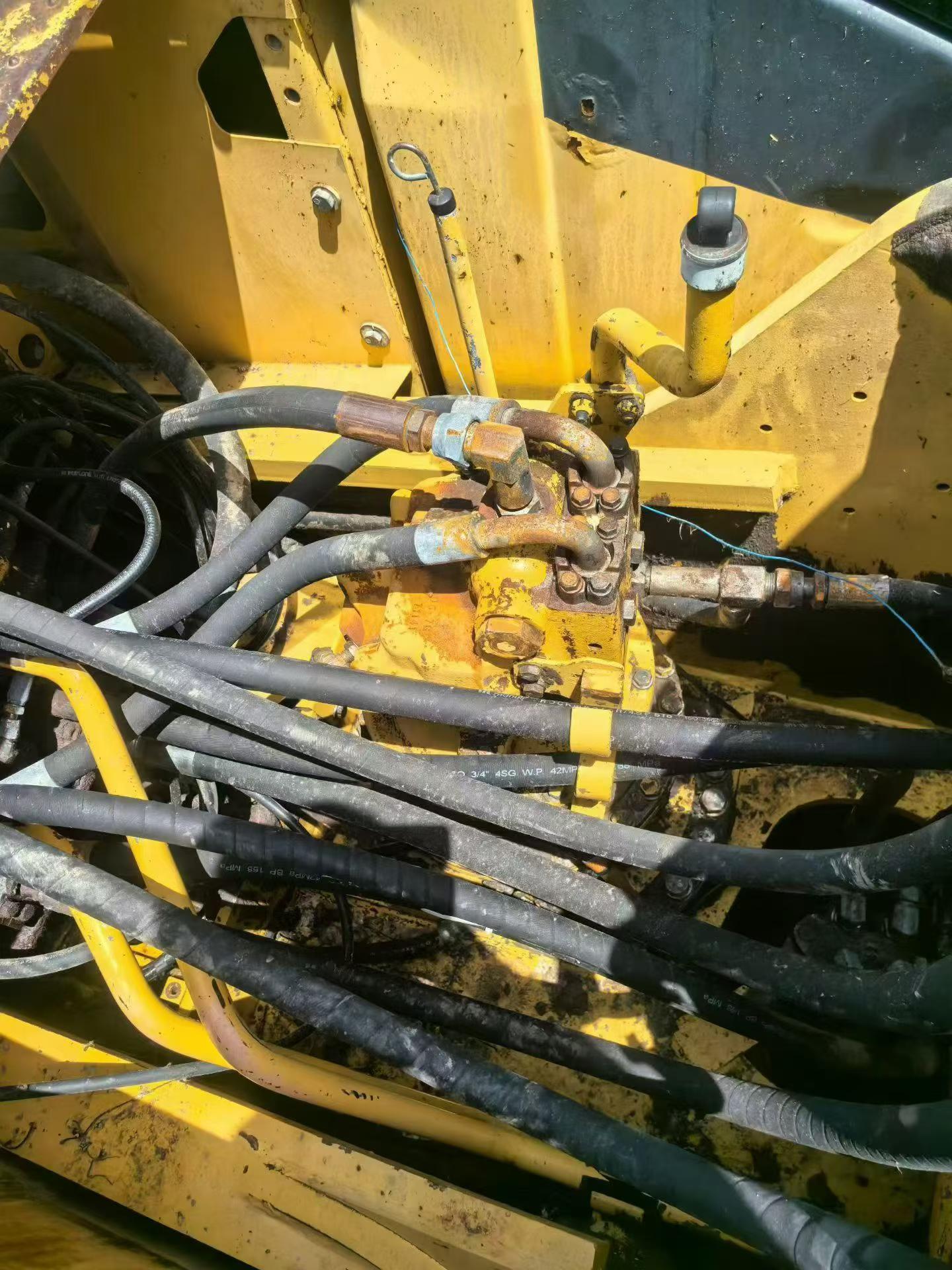 Compre Excavadora Komatsu PC220-8 Usada / 6