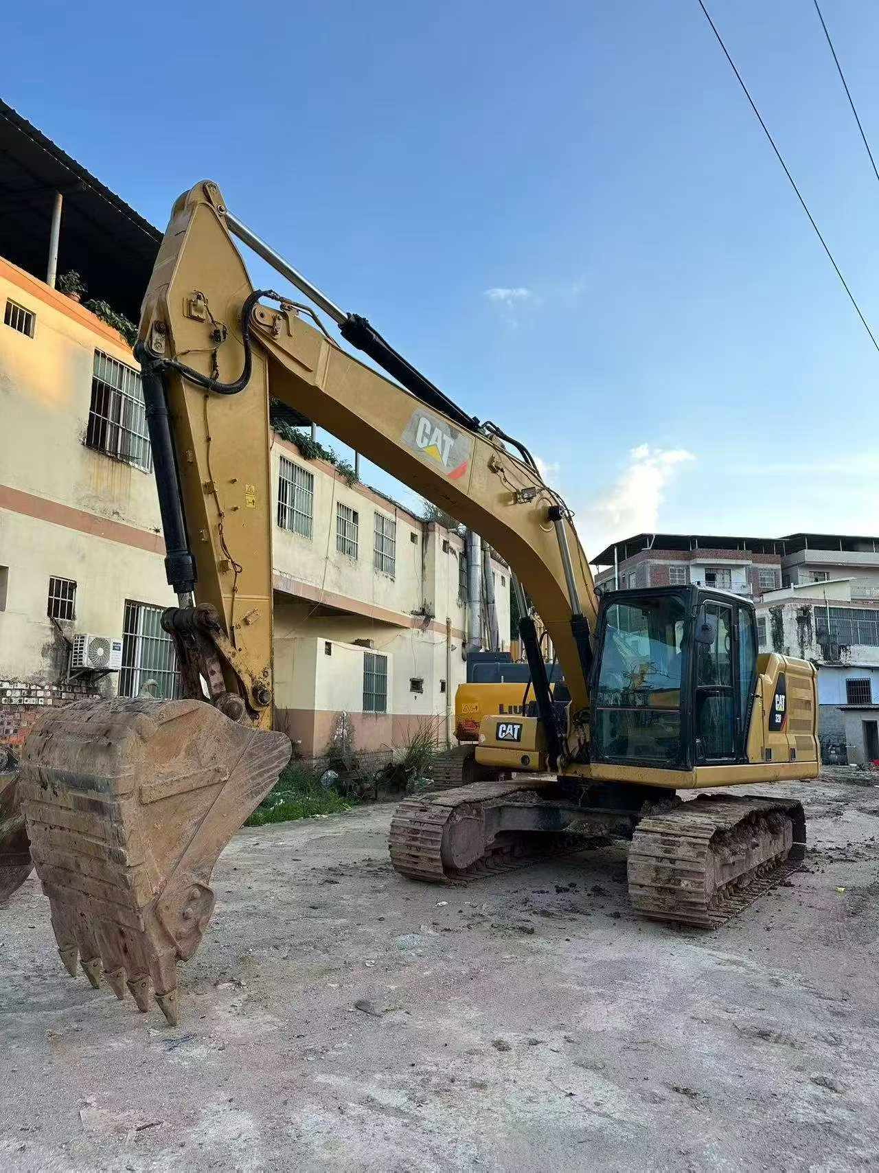 Buy Caterpillar 320A Used Excavator / 3 Buy Caterpillar 320A Used Excavator / 3