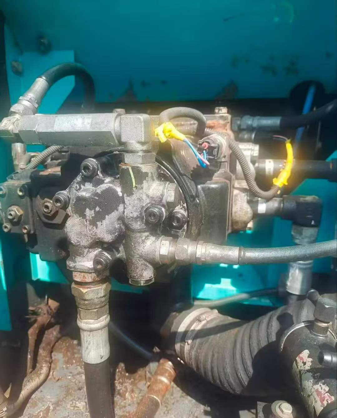 Compre Excavadora Kobelco SK140 Usada / 8