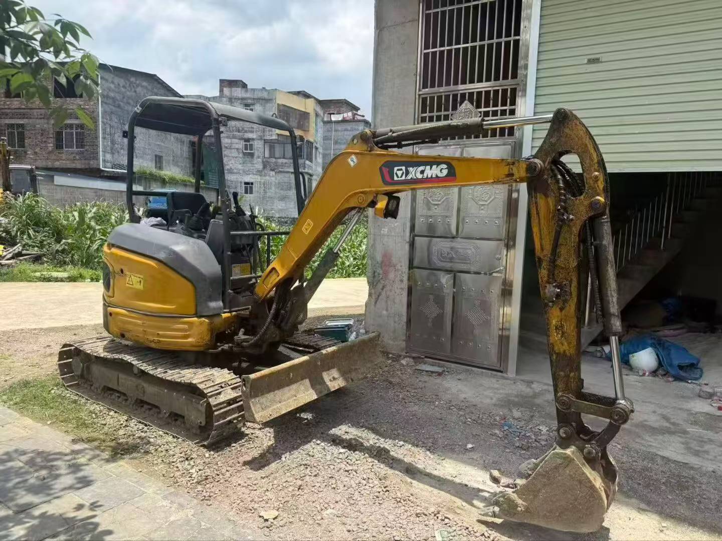 Compre Escavadeira XCMG XE26U Usada / 3 Compre Escavadeira XCMG XE26U Usada / 3