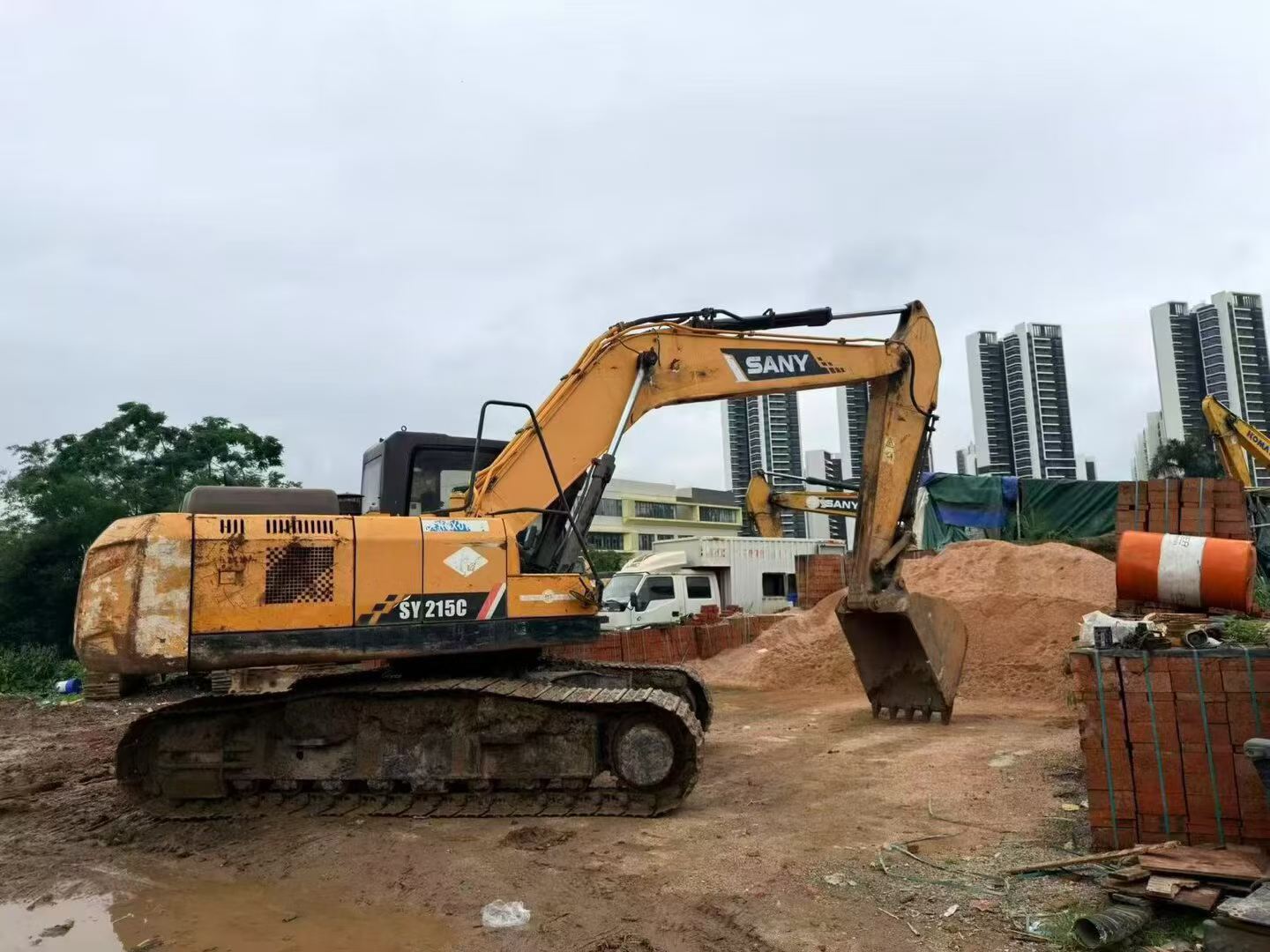 Buy Sany SY215C Used Excavator