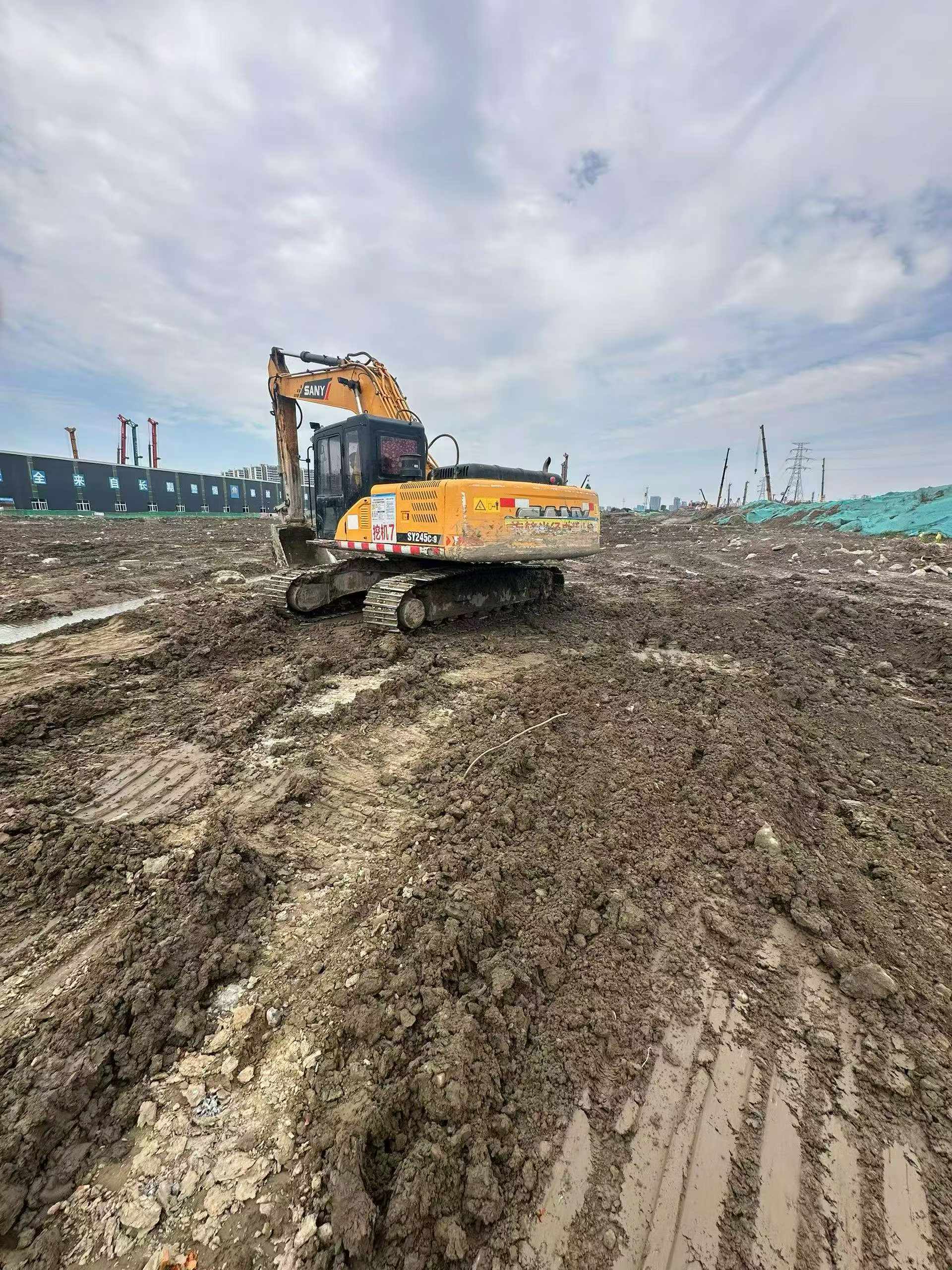 Buy Sany SY215C-8 Used Excavator / 5 Buy Sany SY215C-8 Used Excavator / 5