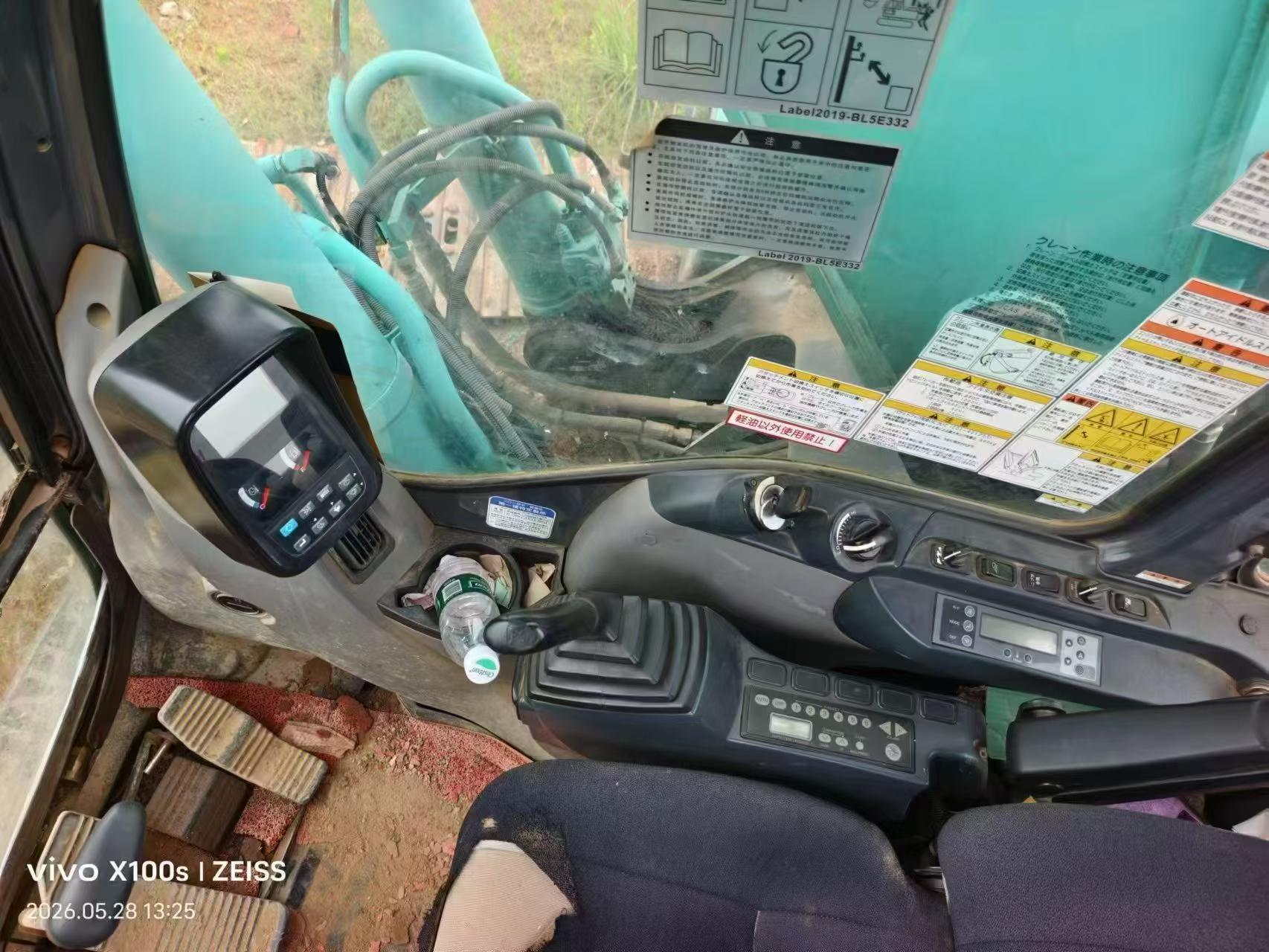 Купить Подержанный Экскаватор Kobelco SK200 / 3 Купить Подержанный Экскаватор Kobelco SK200 / 3