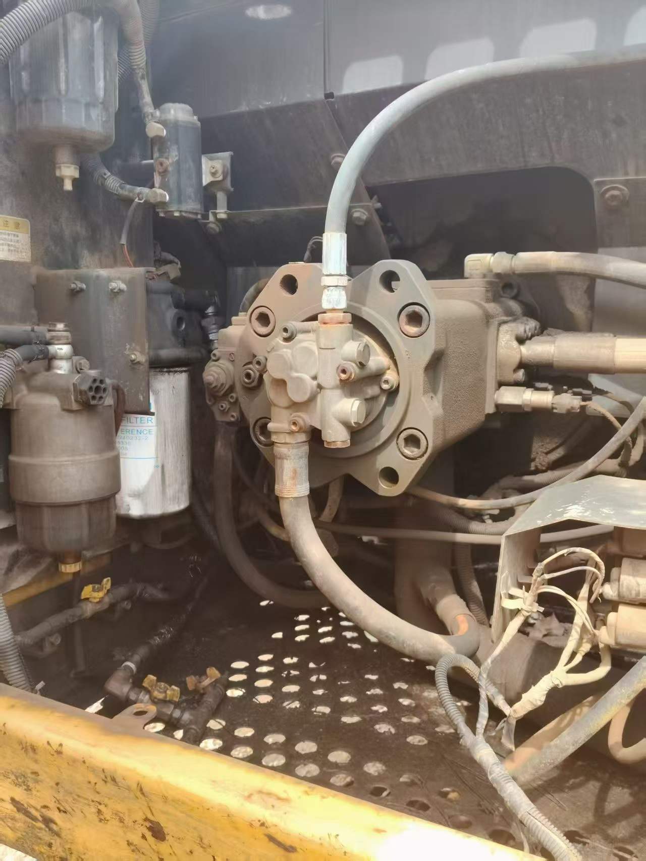 شراء حفارة Sumitomo SH200A5 مستعملة / 3