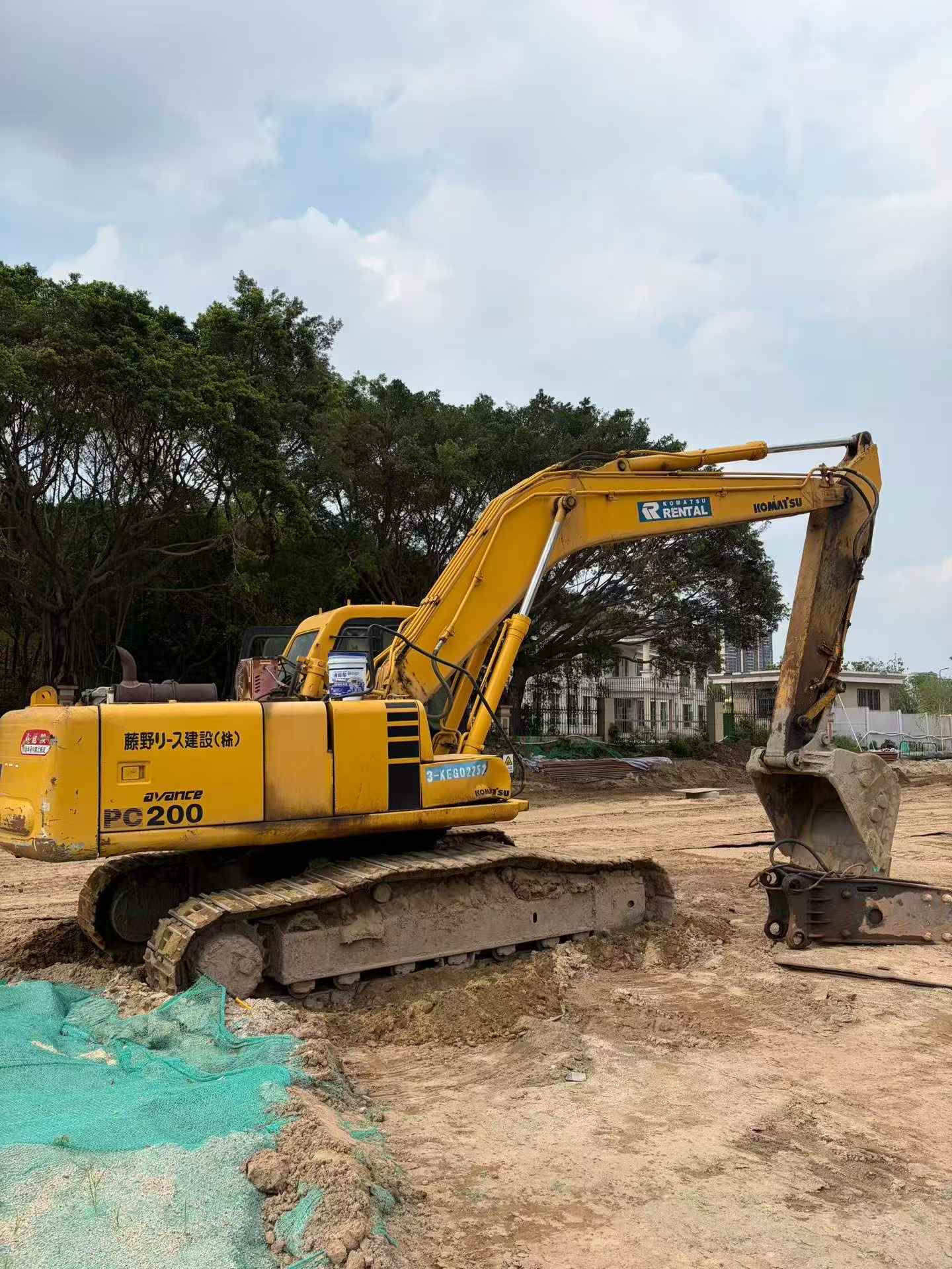 Buy Komatsu PC200-6 Used Excavator