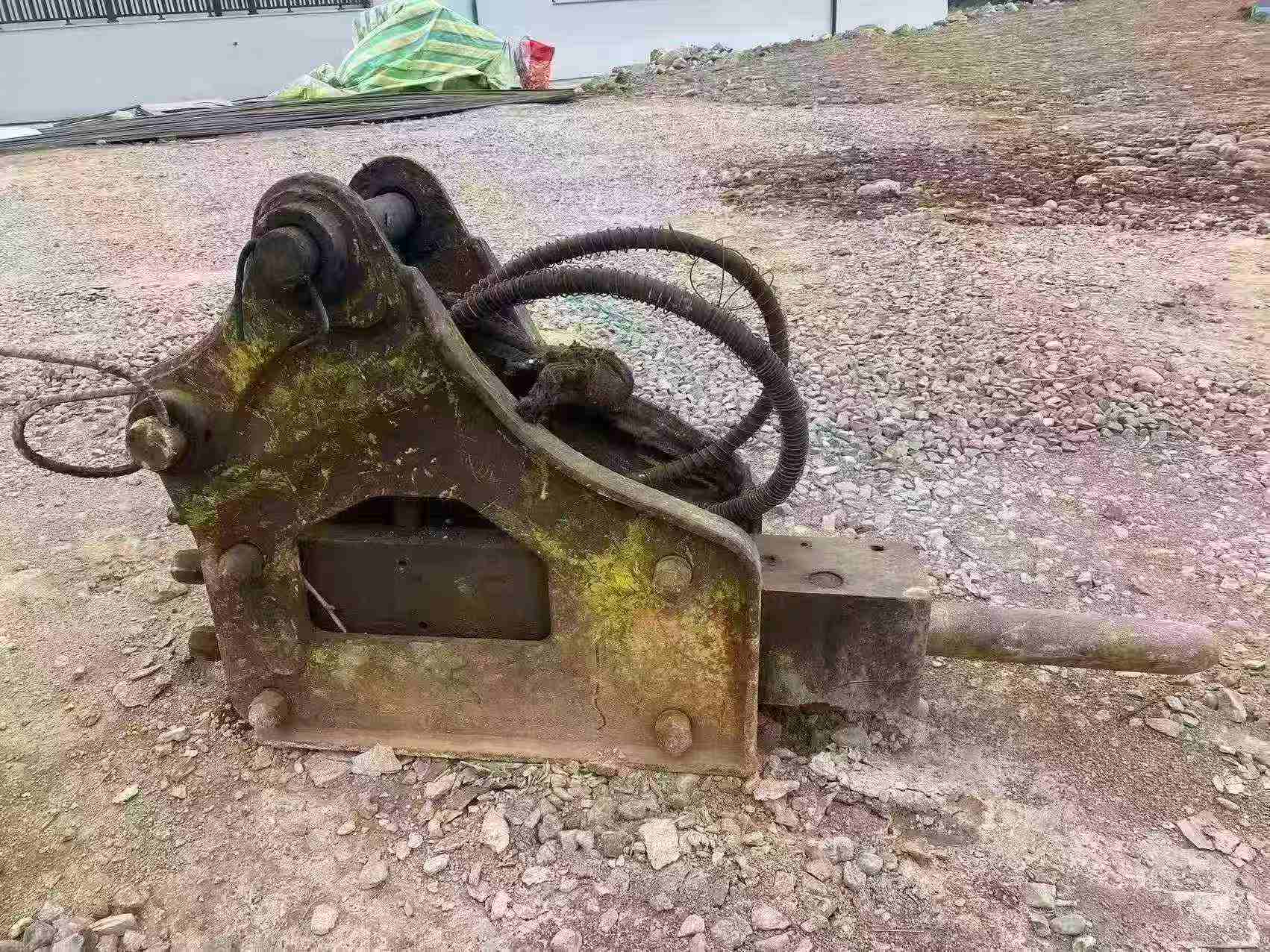 Compre Excavadora Hyundai R80G Usada / 5